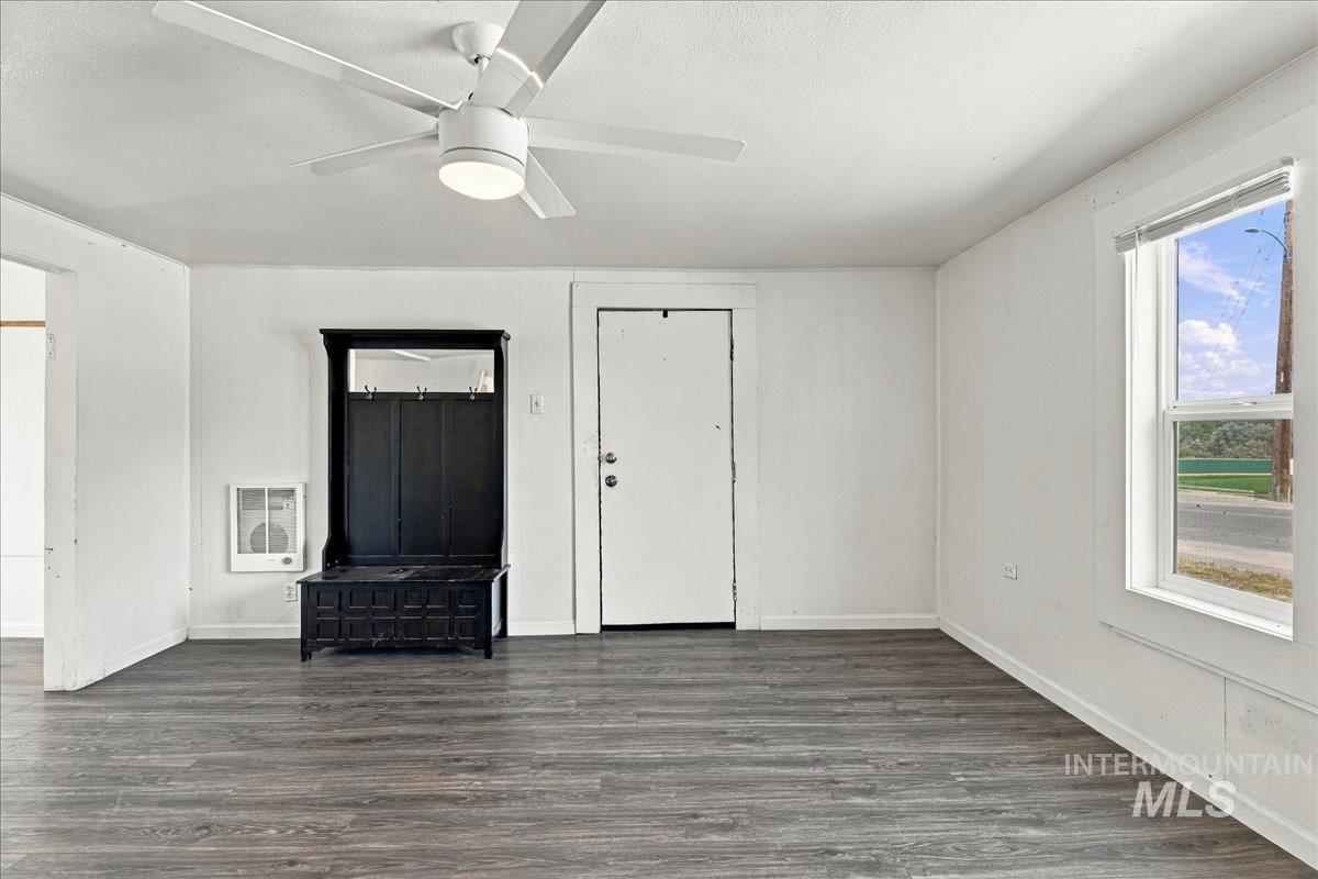 232 E Montana Ave Property Photo 5