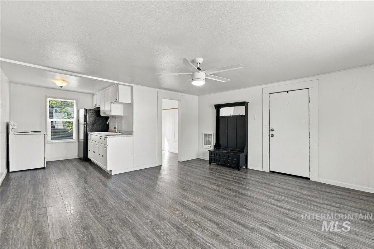 232 E Montana Ave Property Photo 6