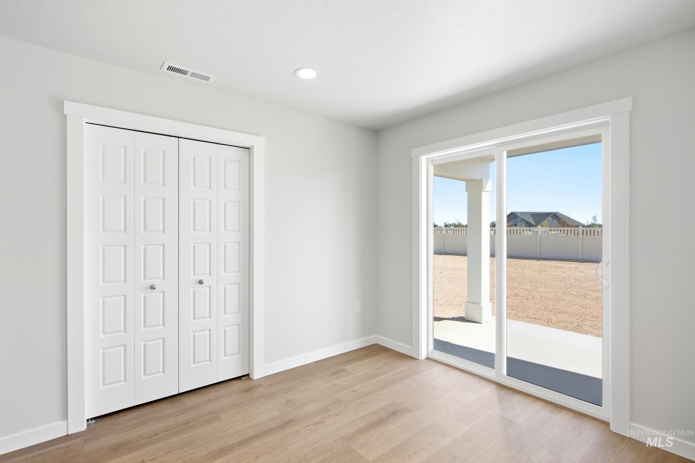 588 N Palaestra Ave Property Photo 6