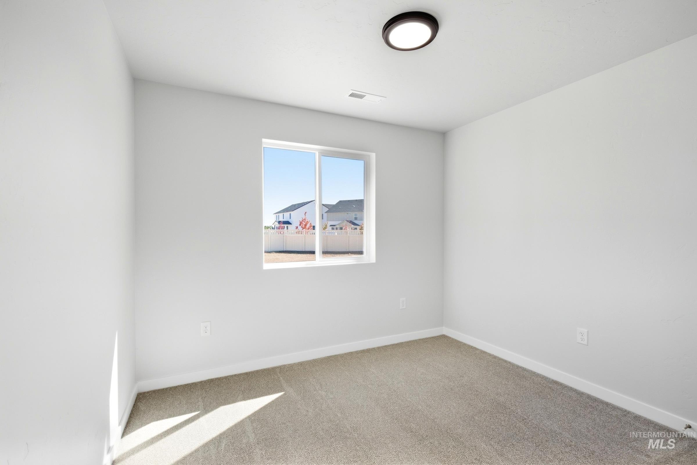 588 N Palaestra Ave Property Photo 13