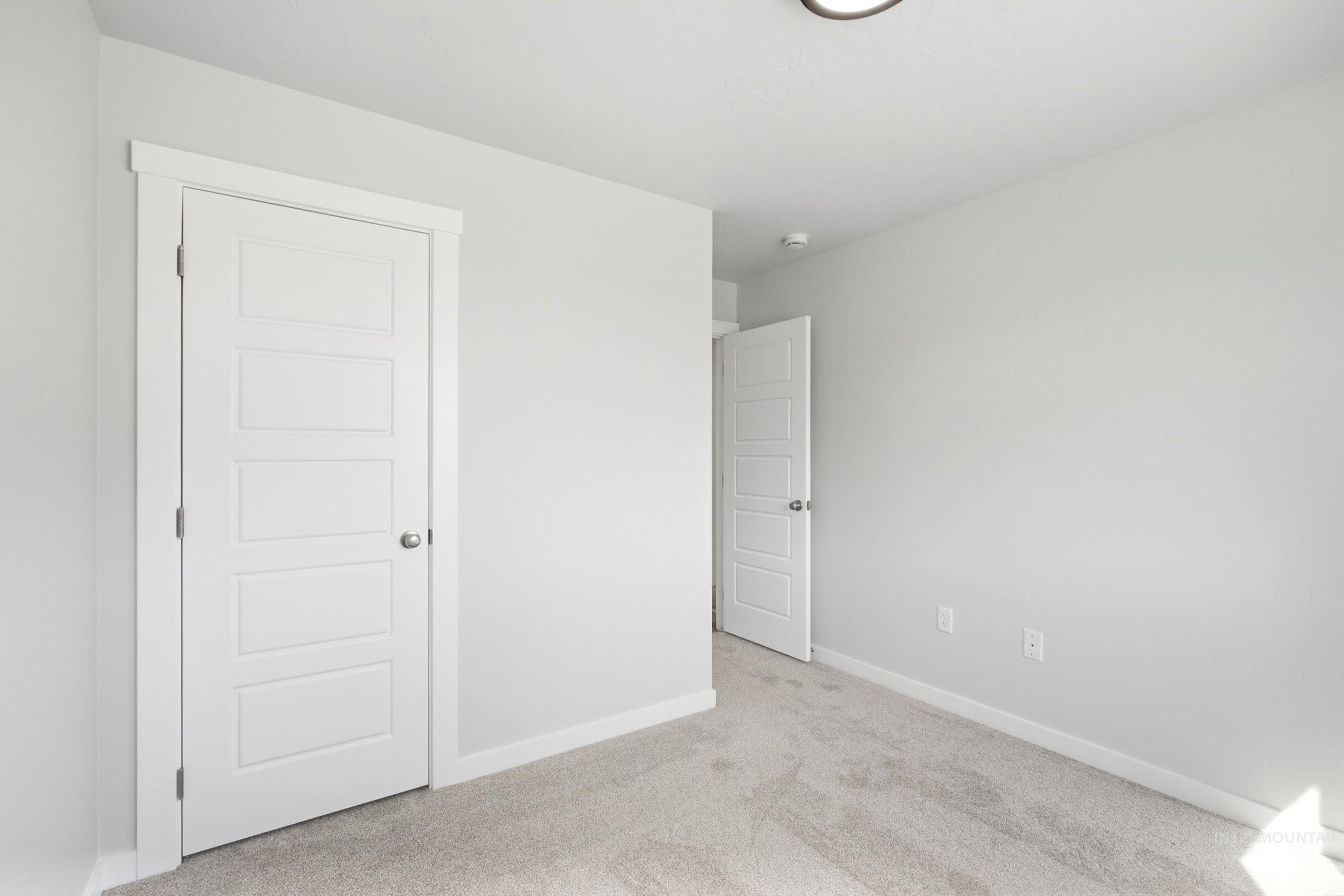 588 N Palaestra Ave Property Photo 14