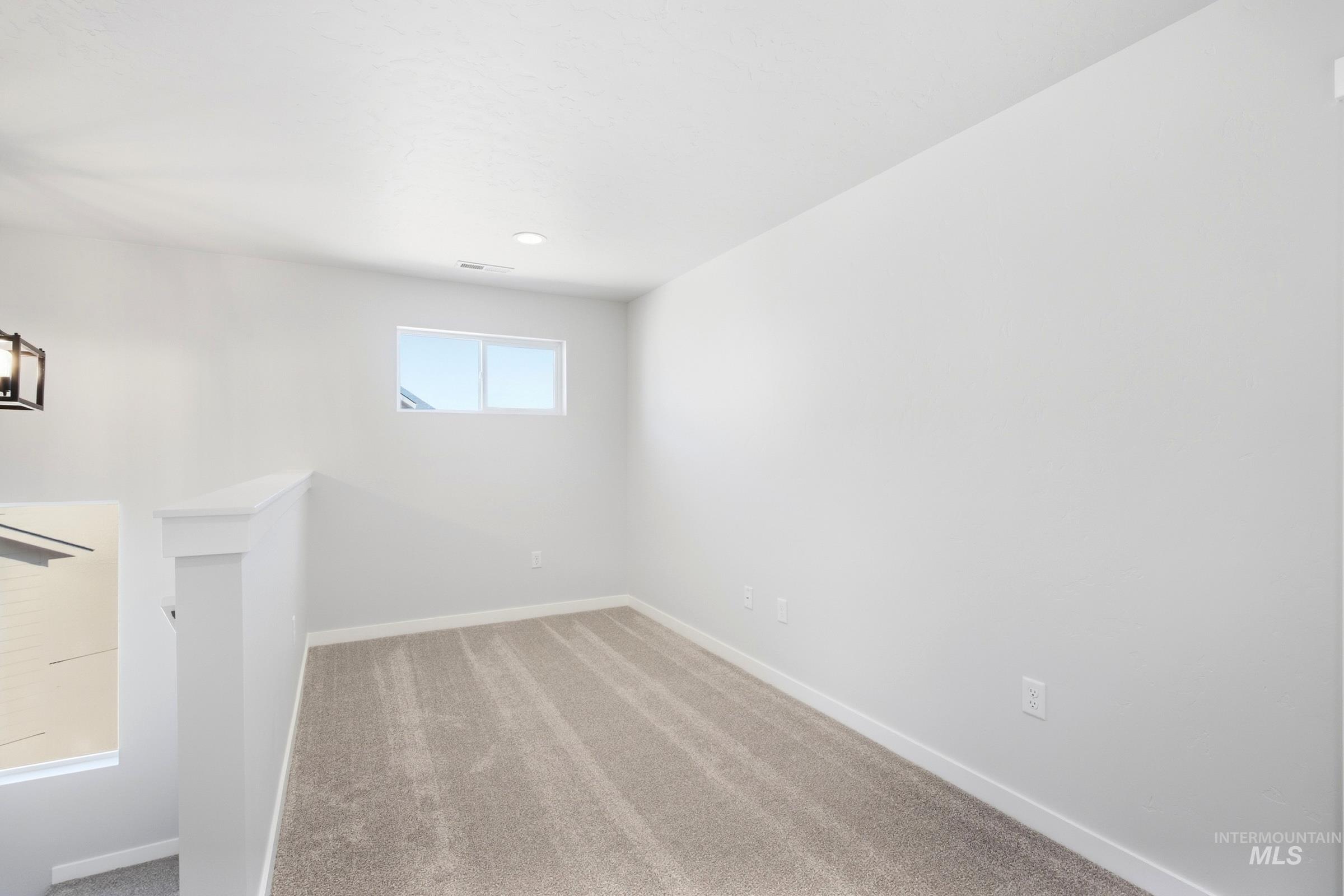 588 N Palaestra Ave Property Photo 15