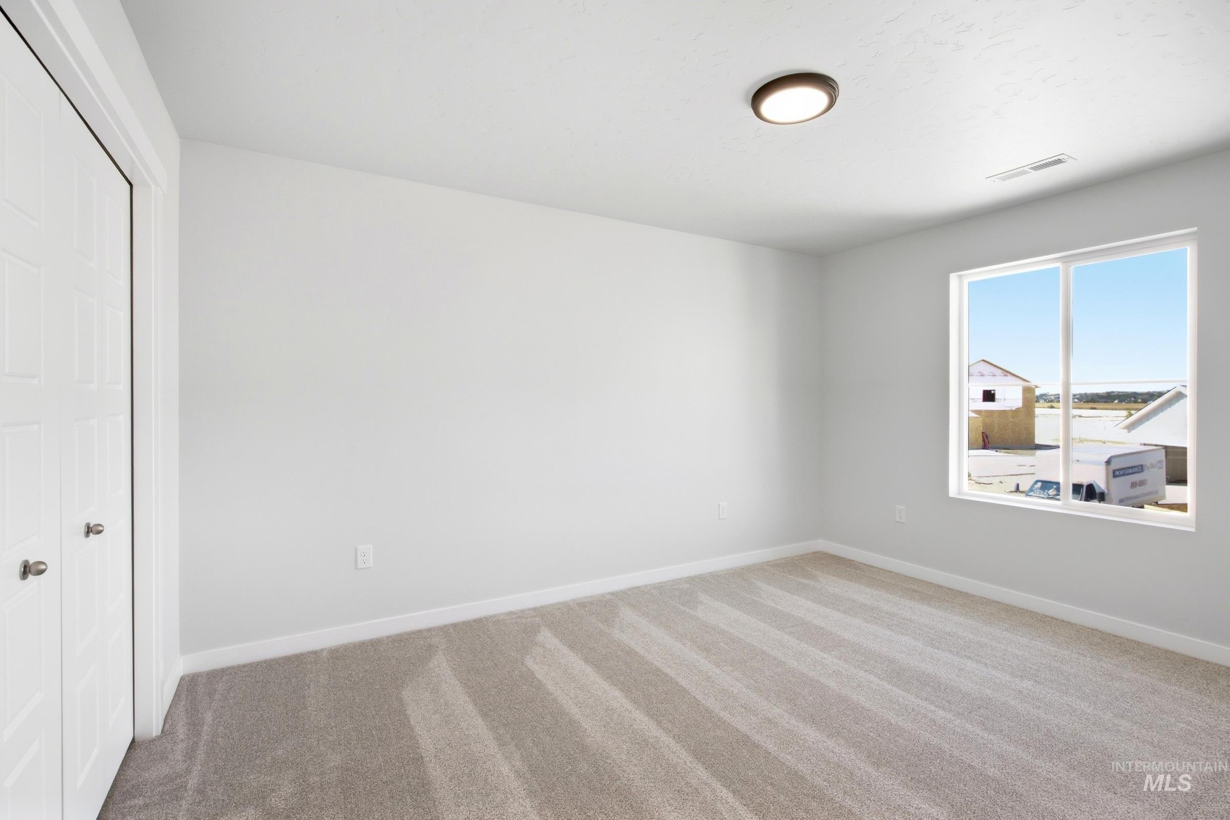 588 N Palaestra Ave Property Photo 18