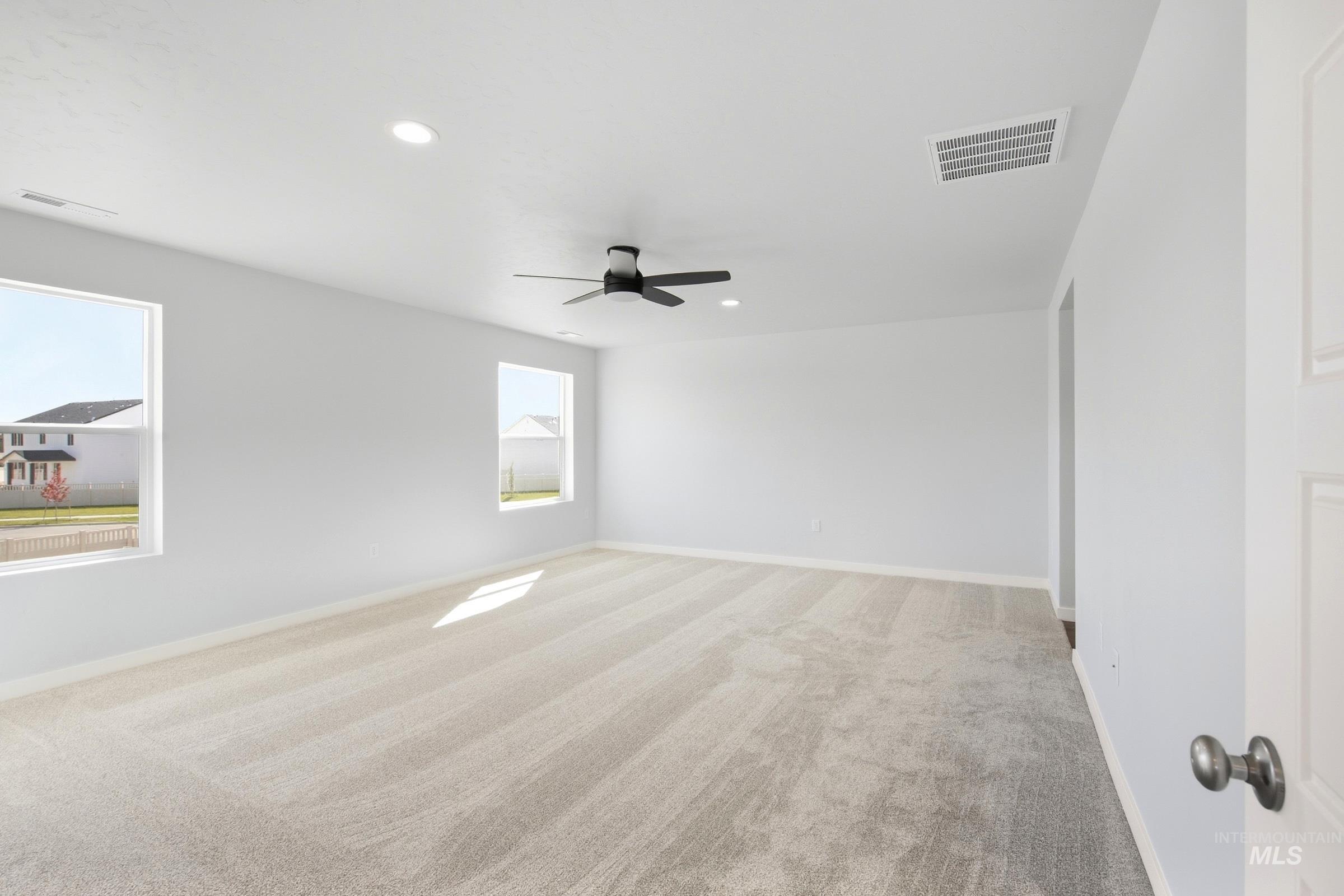 588 N Palaestra Ave Property Photo 24