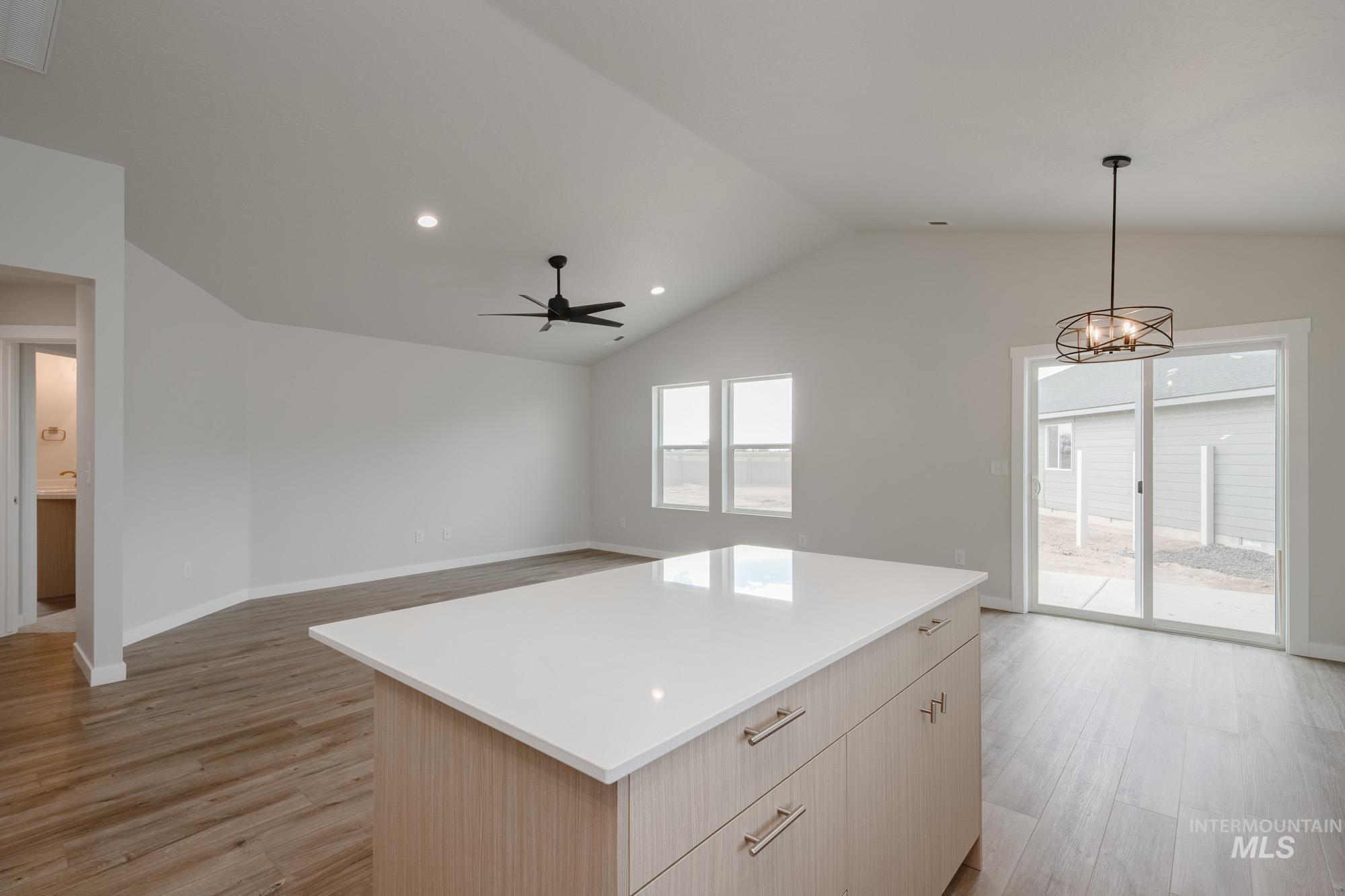 9084 W Violet St Property Photo 6