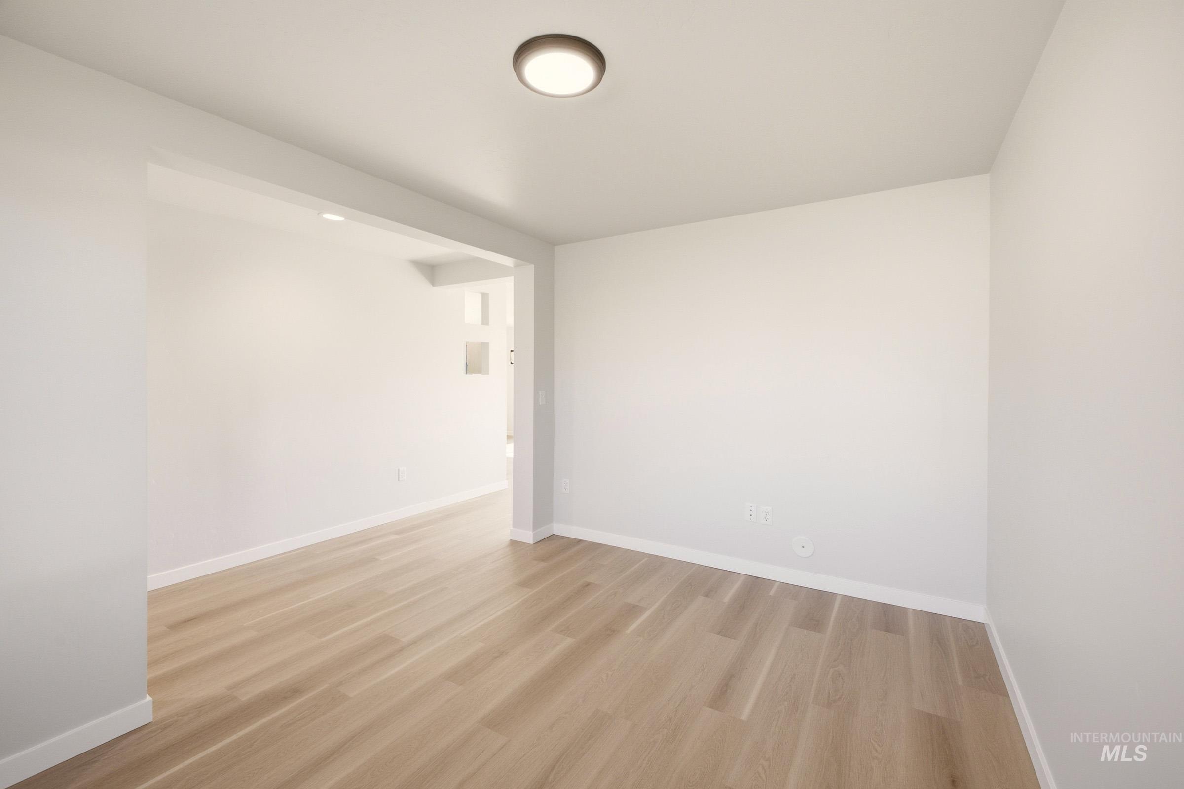 1811 Gyrfalcon St Property Photo 11