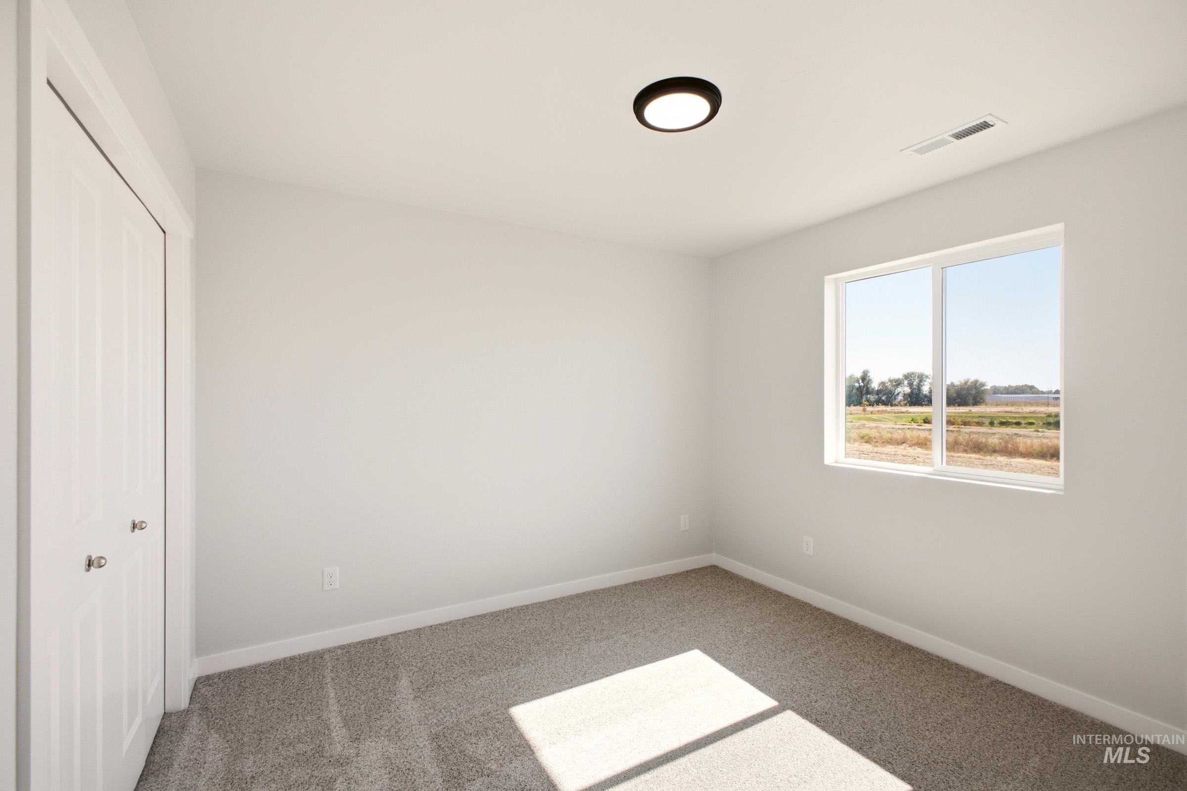 1811 Gyrfalcon St Property Photo 12