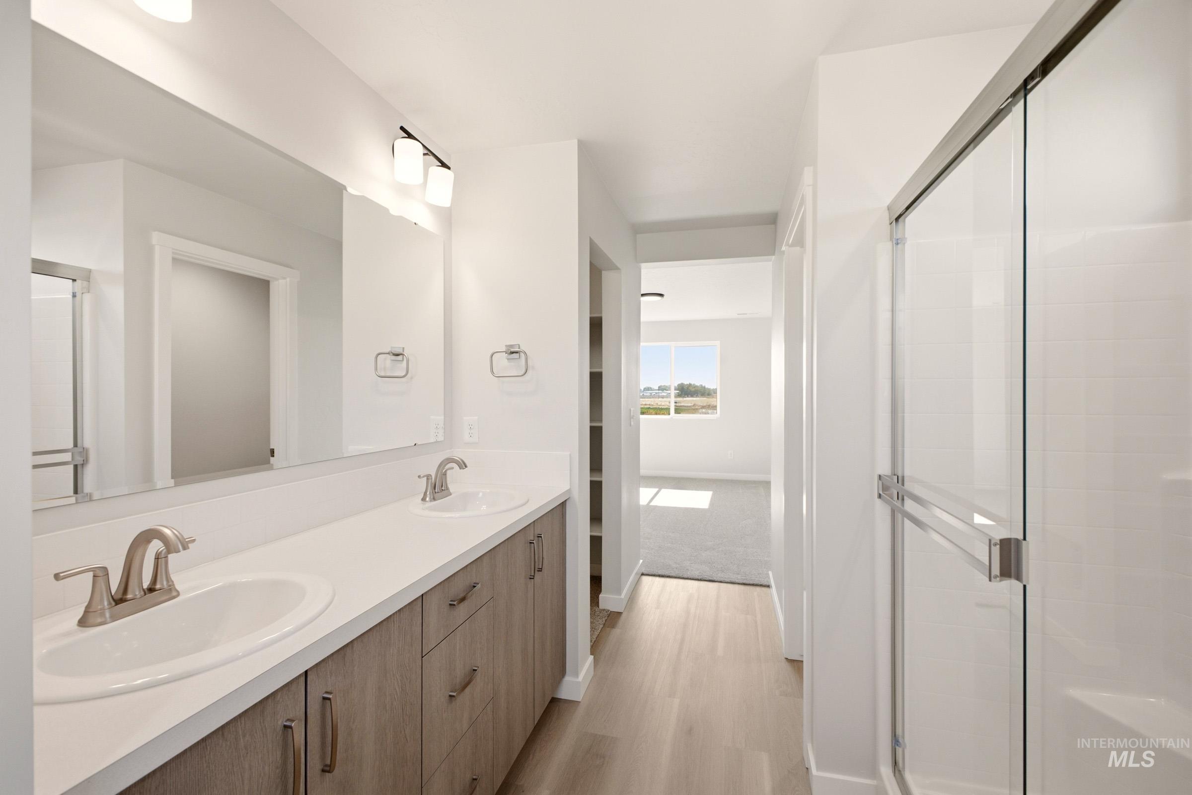 1811 Gyrfalcon St Property Photo 22