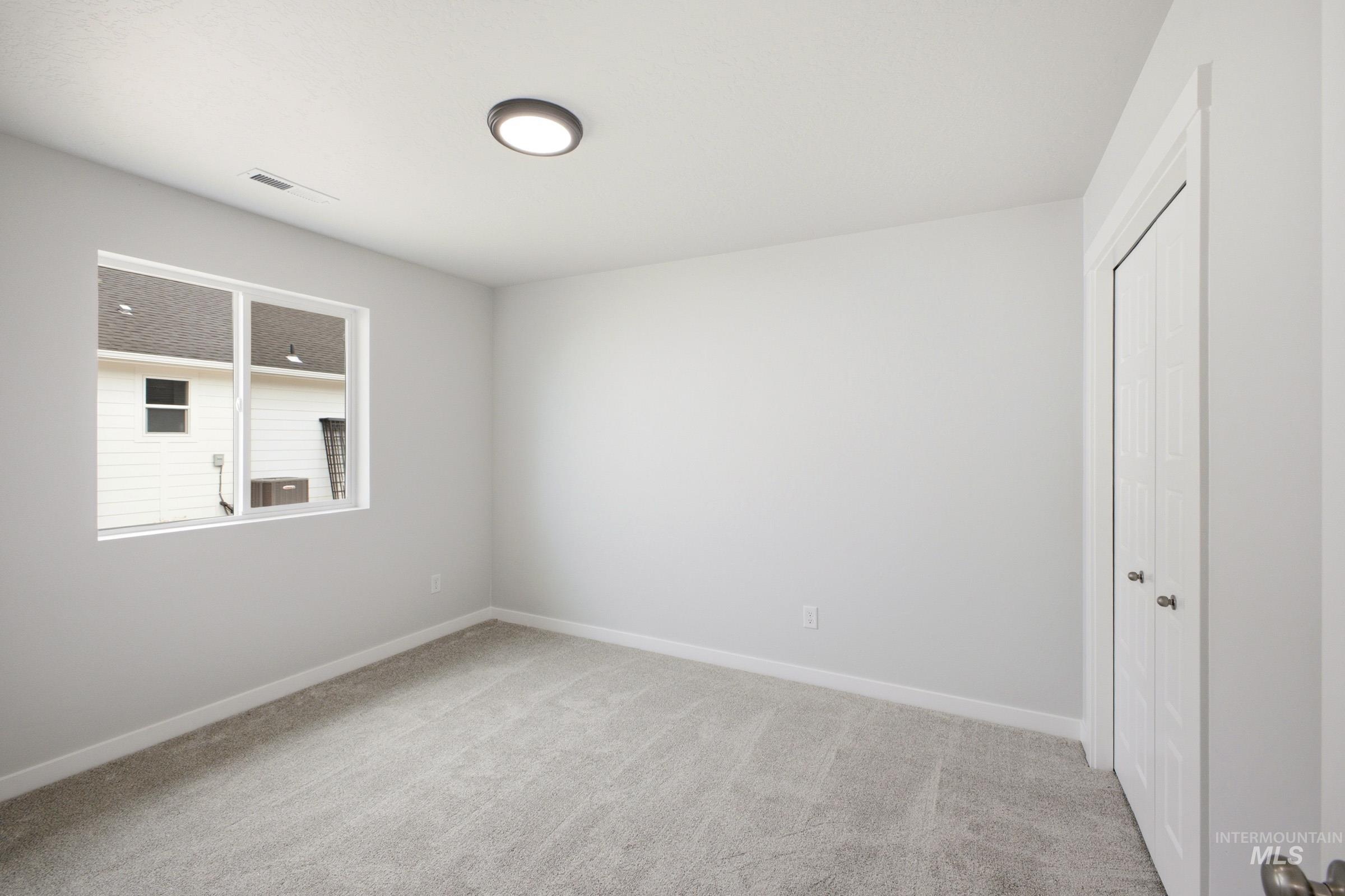 9068 W Violet St Property Photo 15