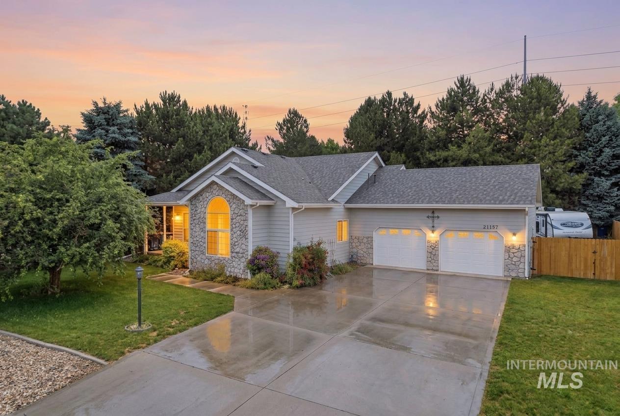 23157 Forest Hills Loop Property Photo 1