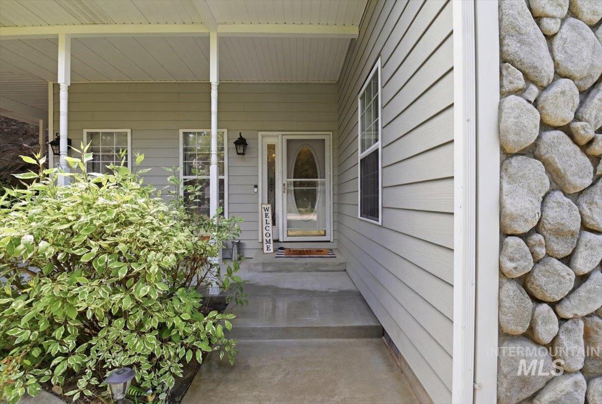 23157 Forest Hills Loop Property Photo 5