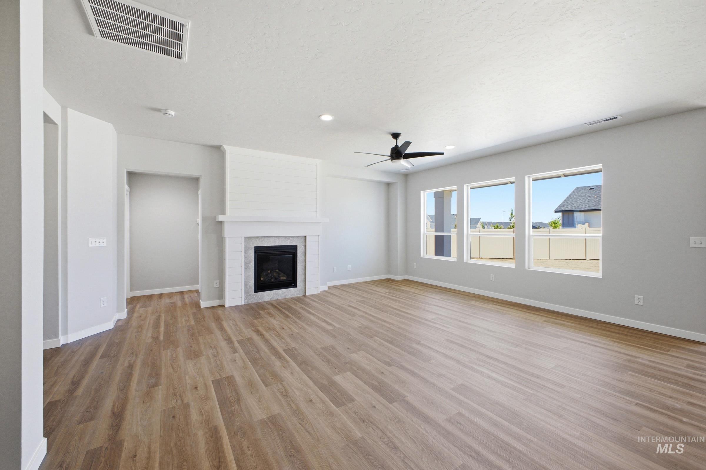 1770 Dyer St Property Photo 7