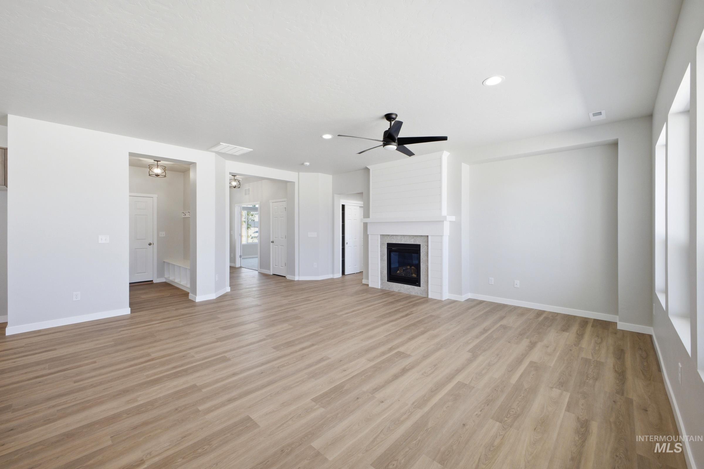 1770 Dyer St Property Photo 9