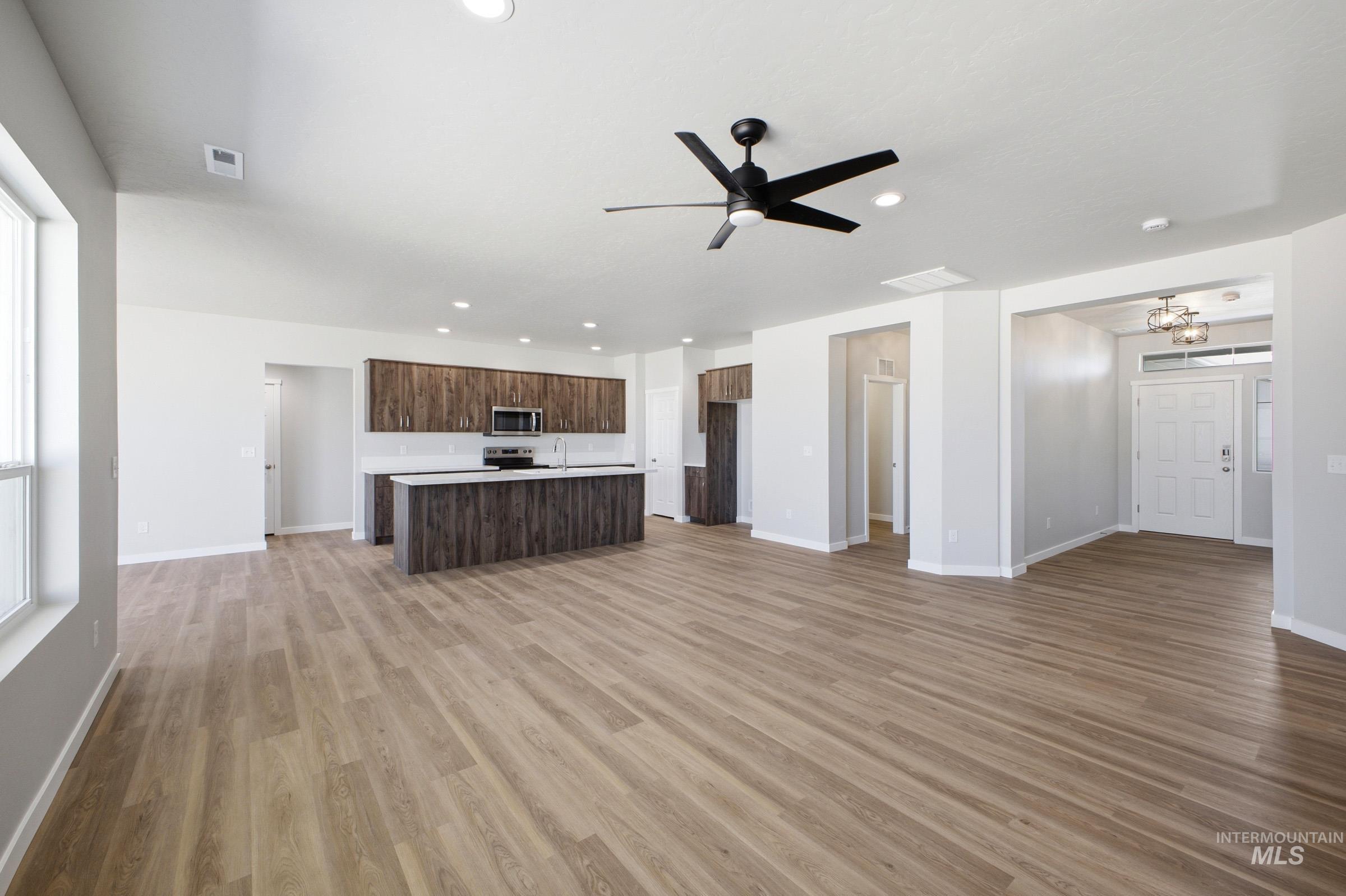 1770 Dyer St Property Photo 10