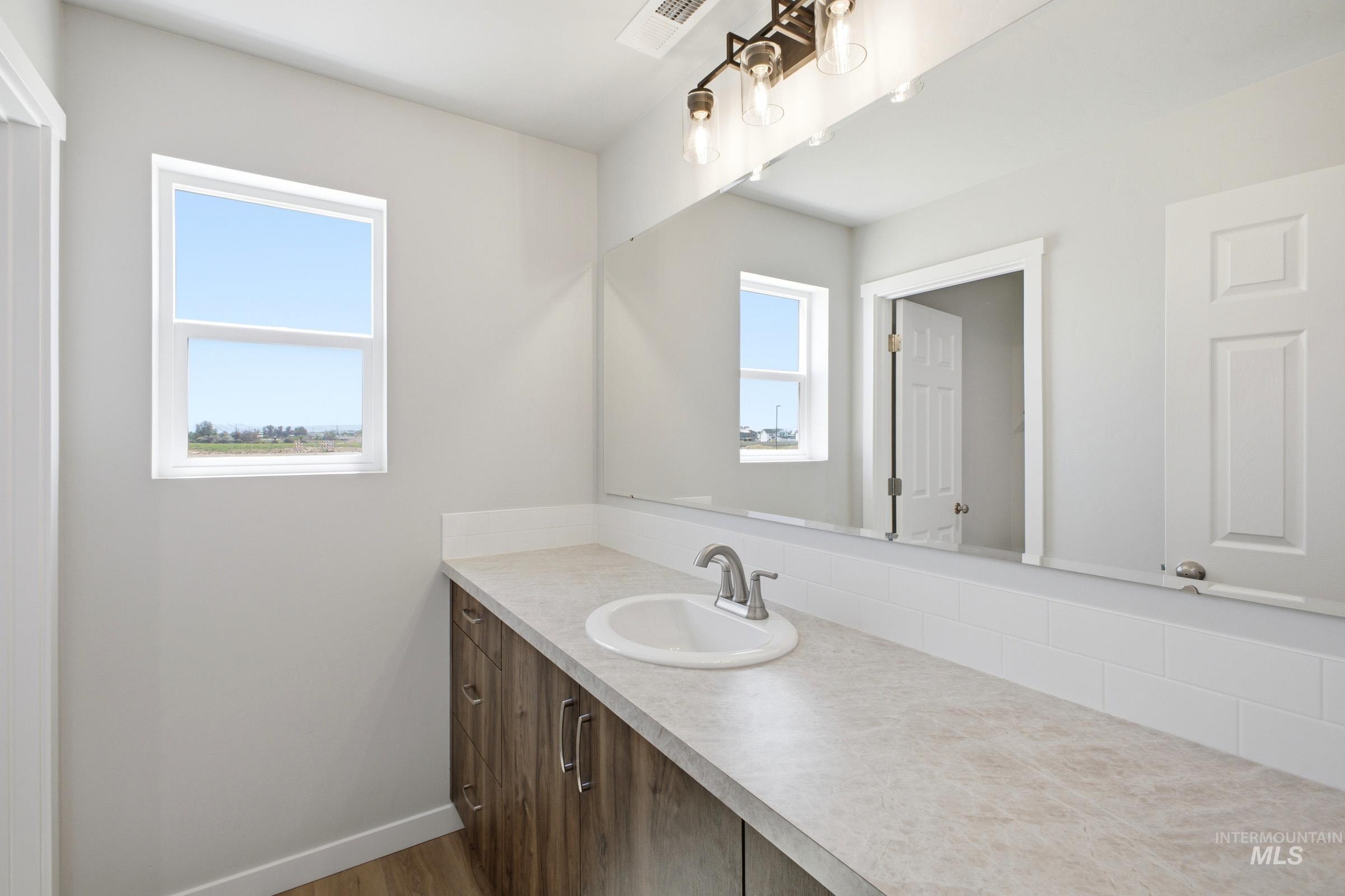 1770 Dyer St Property Photo 15