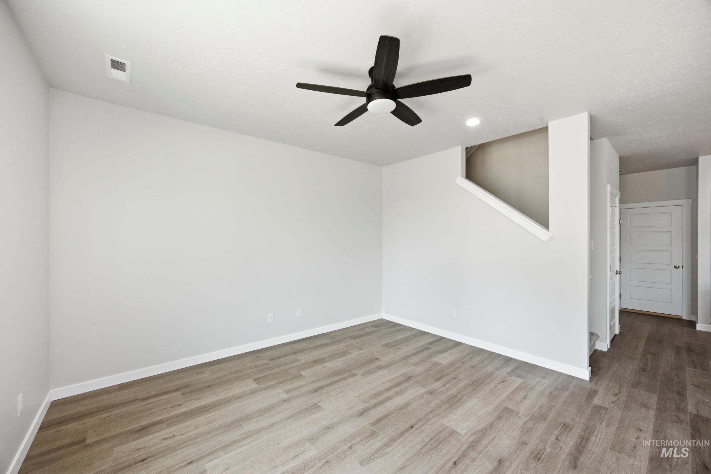 6704 S Arista Ave Property Photo 8