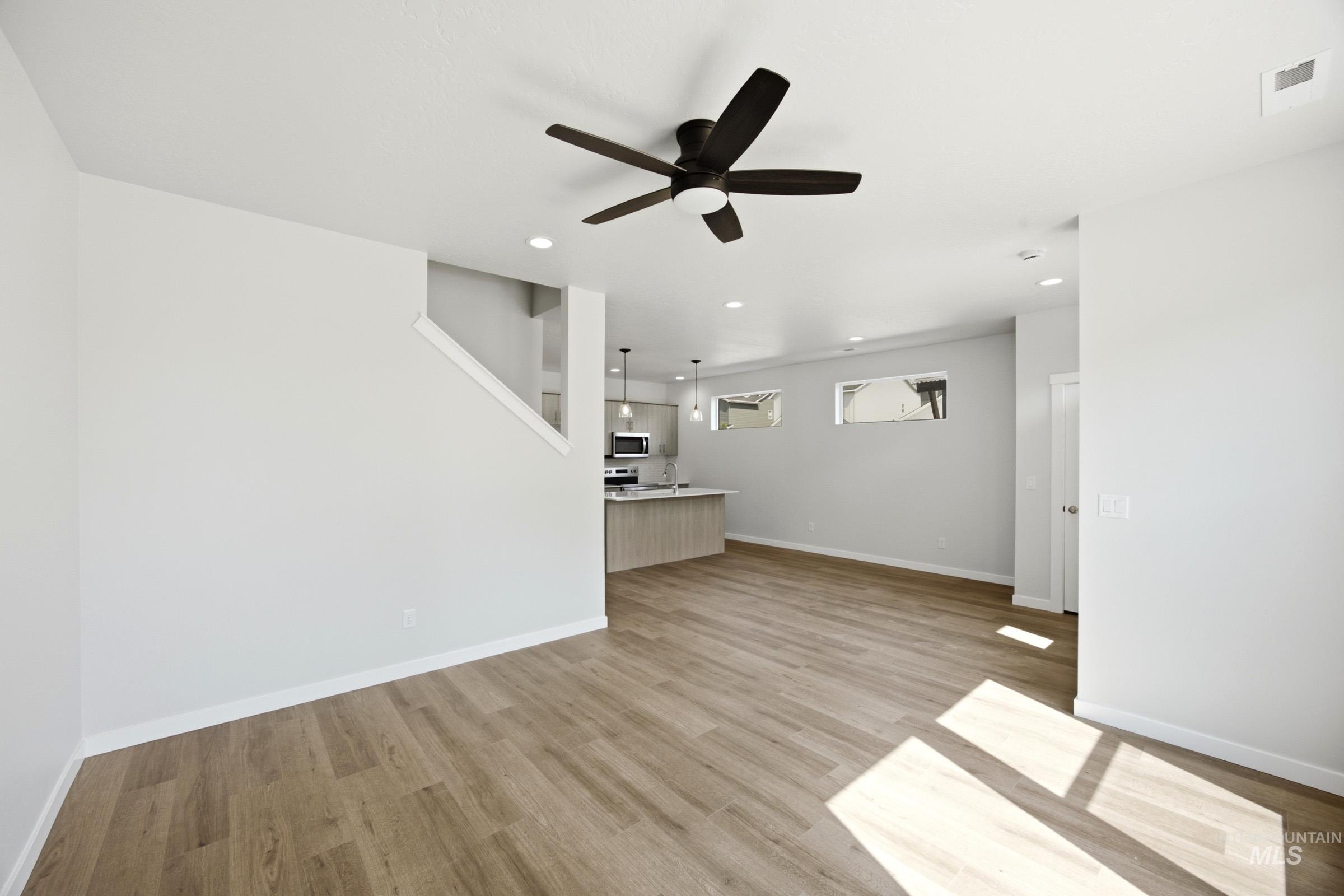 6704 S Arista Ave Property Photo 9
