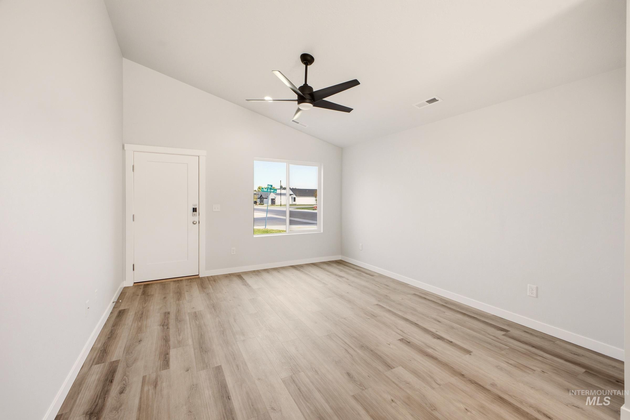 2293 W Red Jasper Dr Property Photo 2