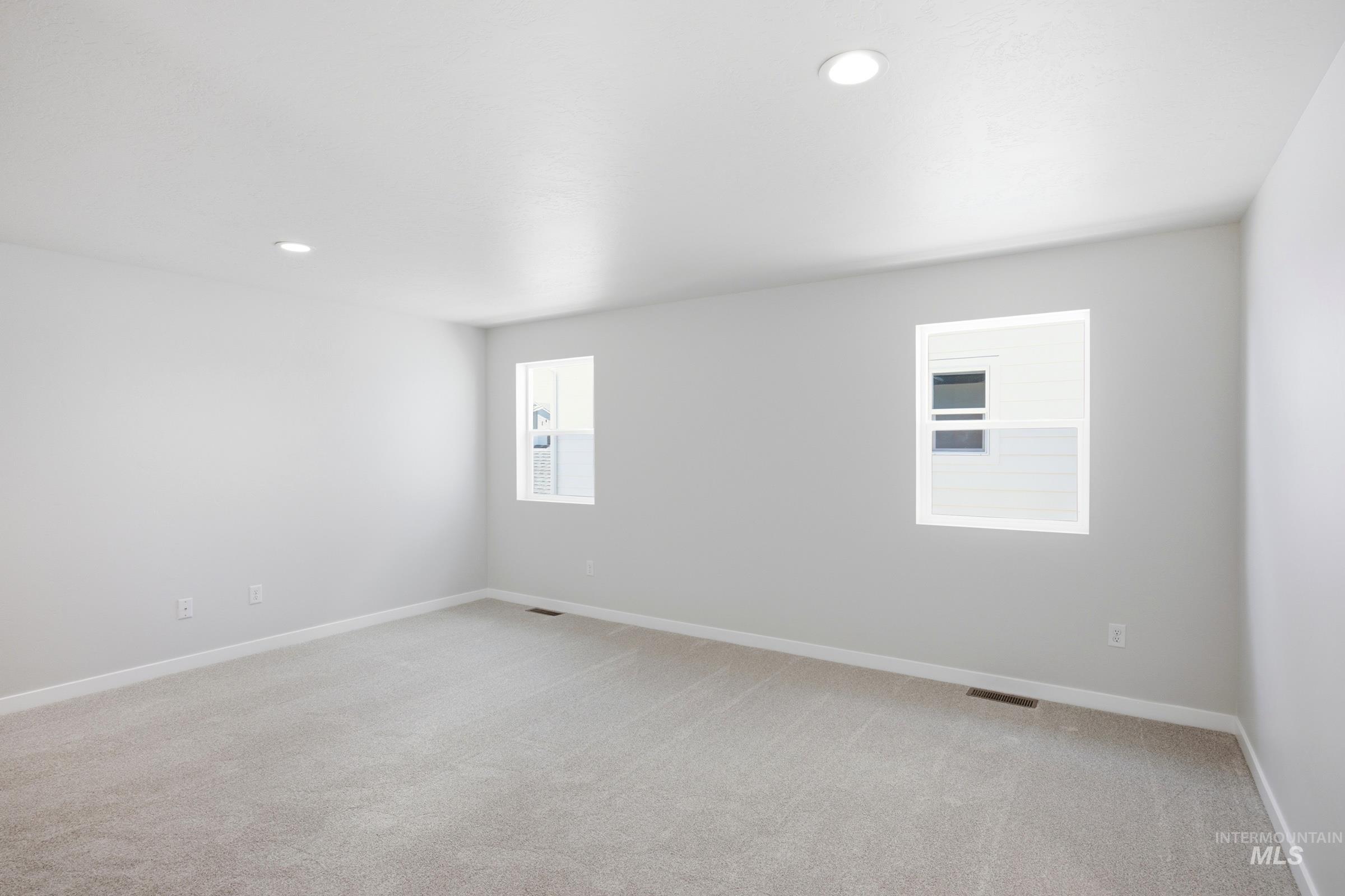 1282 N Coltsfoot Ave Property Photo 14