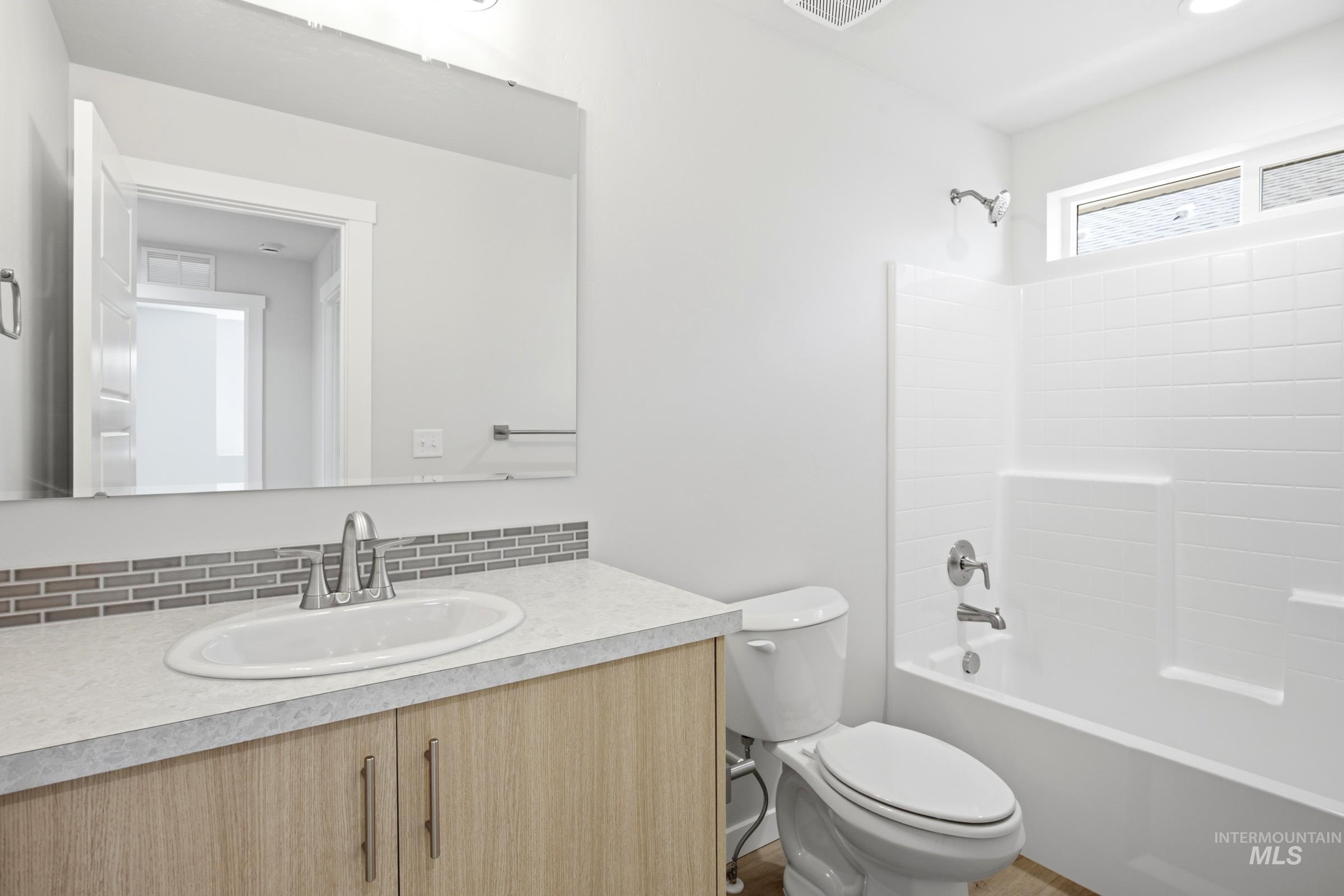 1282 N Coltsfoot Ave Property Photo 17