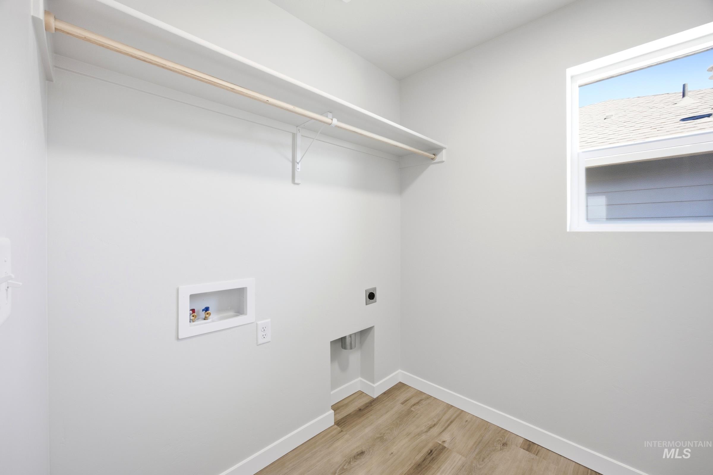 1282 N Coltsfoot Ave Property Photo 18