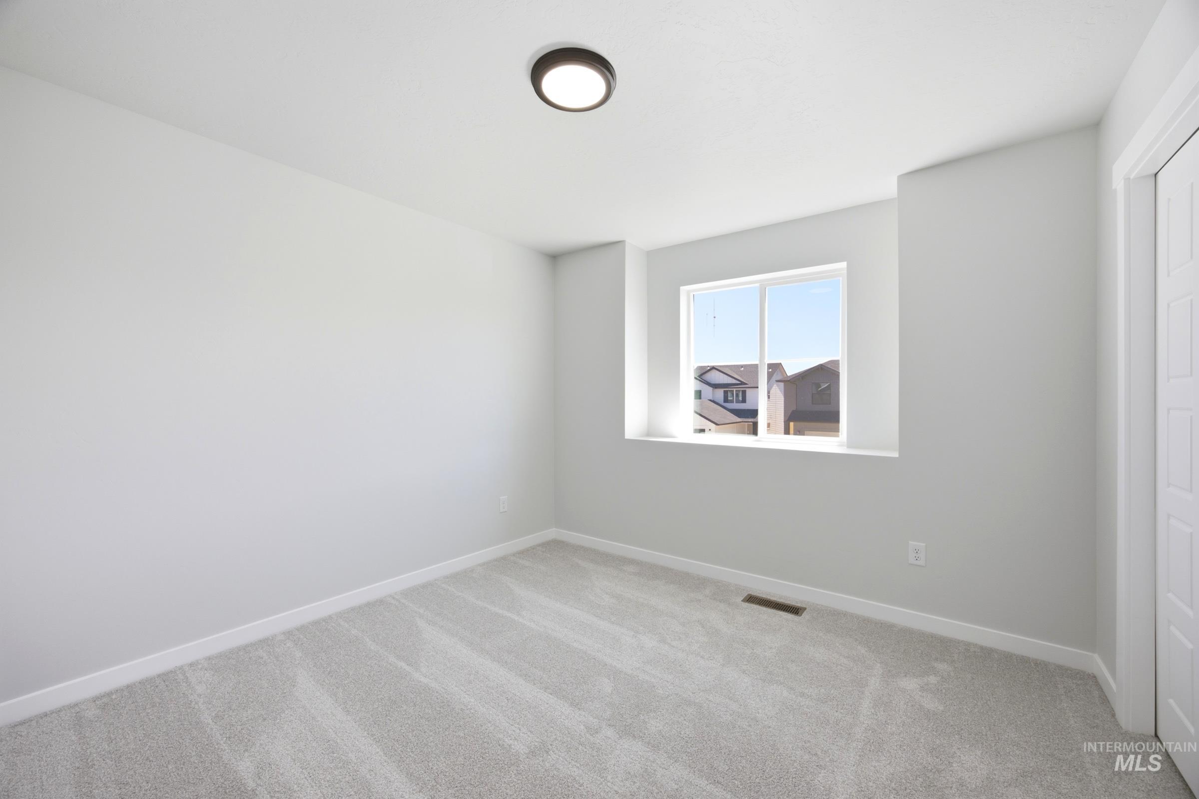 1282 N Coltsfoot Ave Property Photo 19