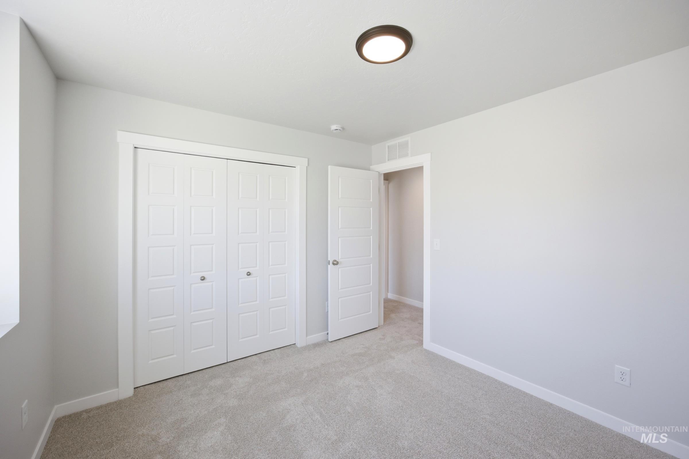 1282 N Coltsfoot Ave Property Photo 20
