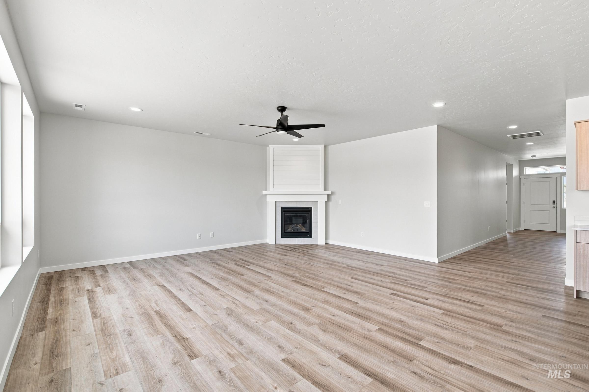 2327 W Tar Sands Dr Property Photo 8