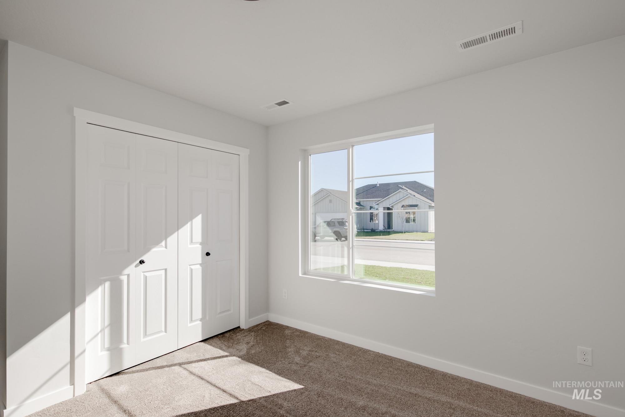 1358 N Coltsfoot Ave Property Photo 14