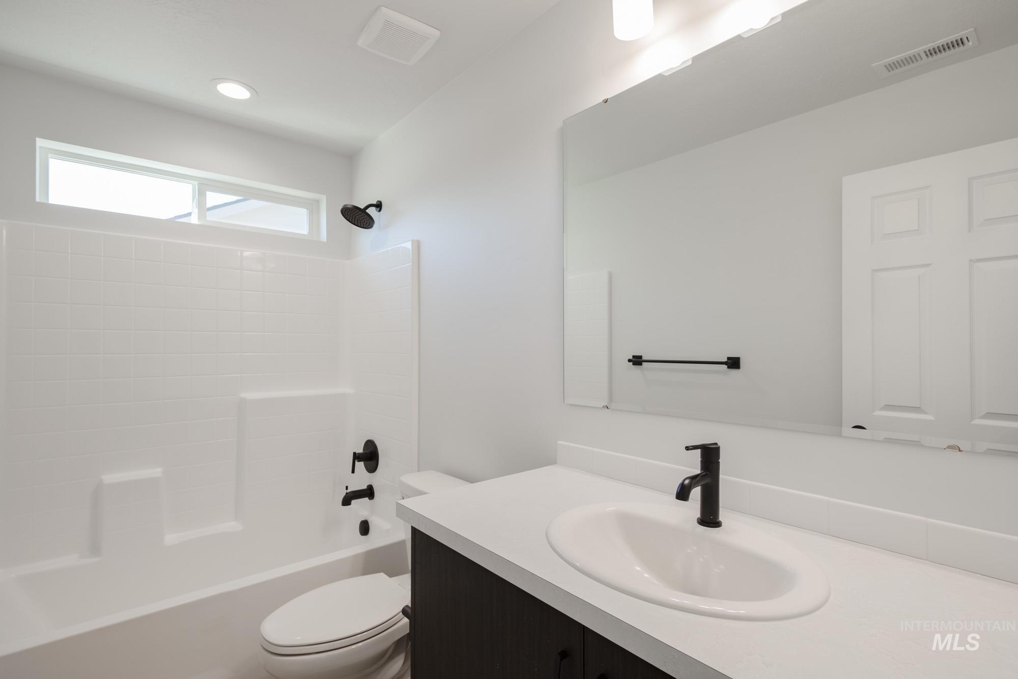 1358 N Coltsfoot Ave Property Photo 16