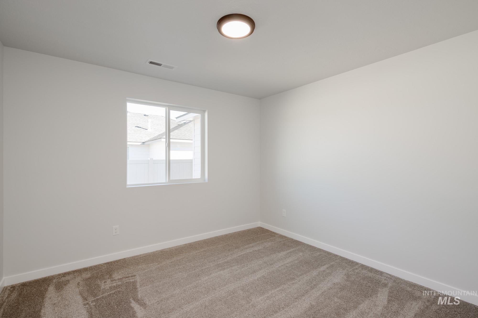 1358 N Coltsfoot Ave Property Photo 18