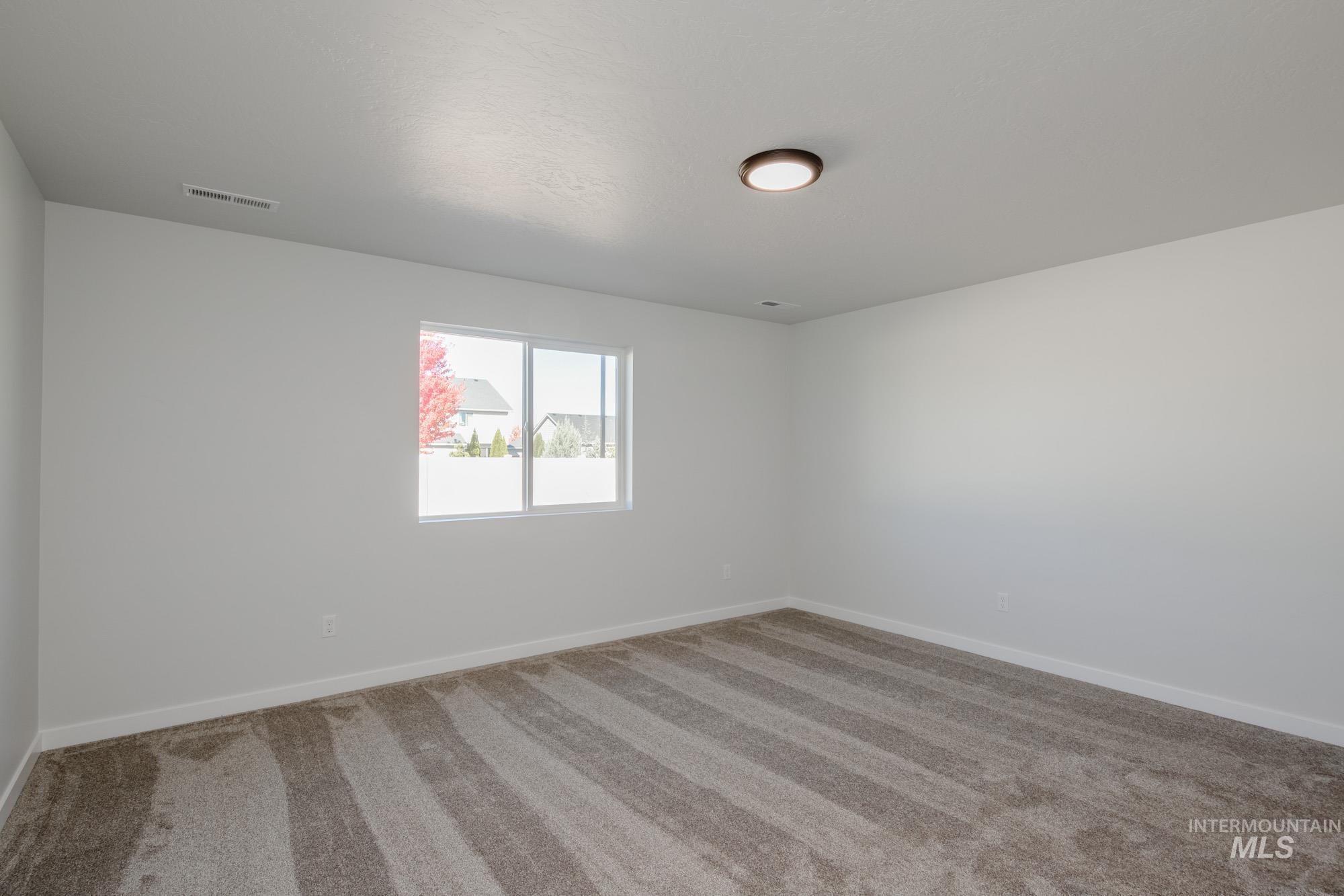 1358 N Coltsfoot Ave Property Photo 19