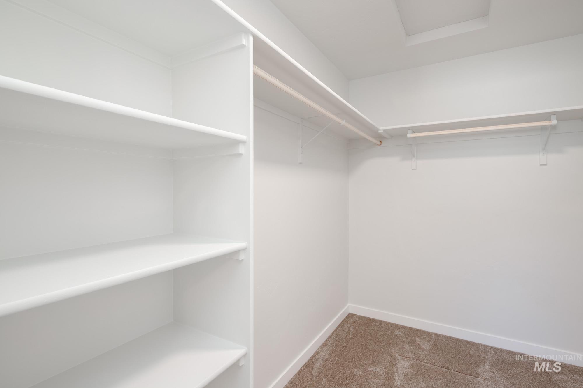 1358 N Coltsfoot Ave Property Photo 21