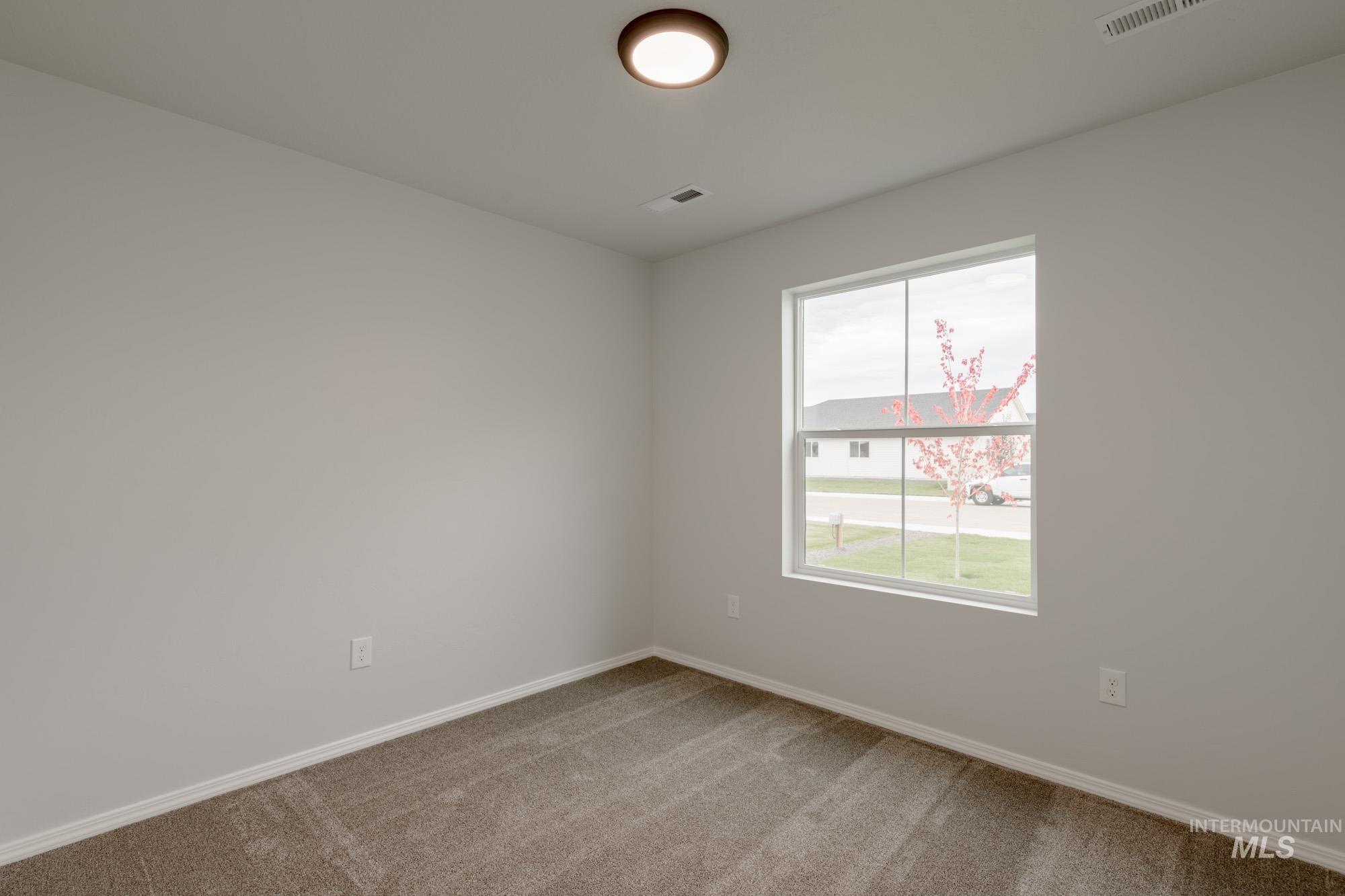 6904 S Lumberton Way Property Photo 9