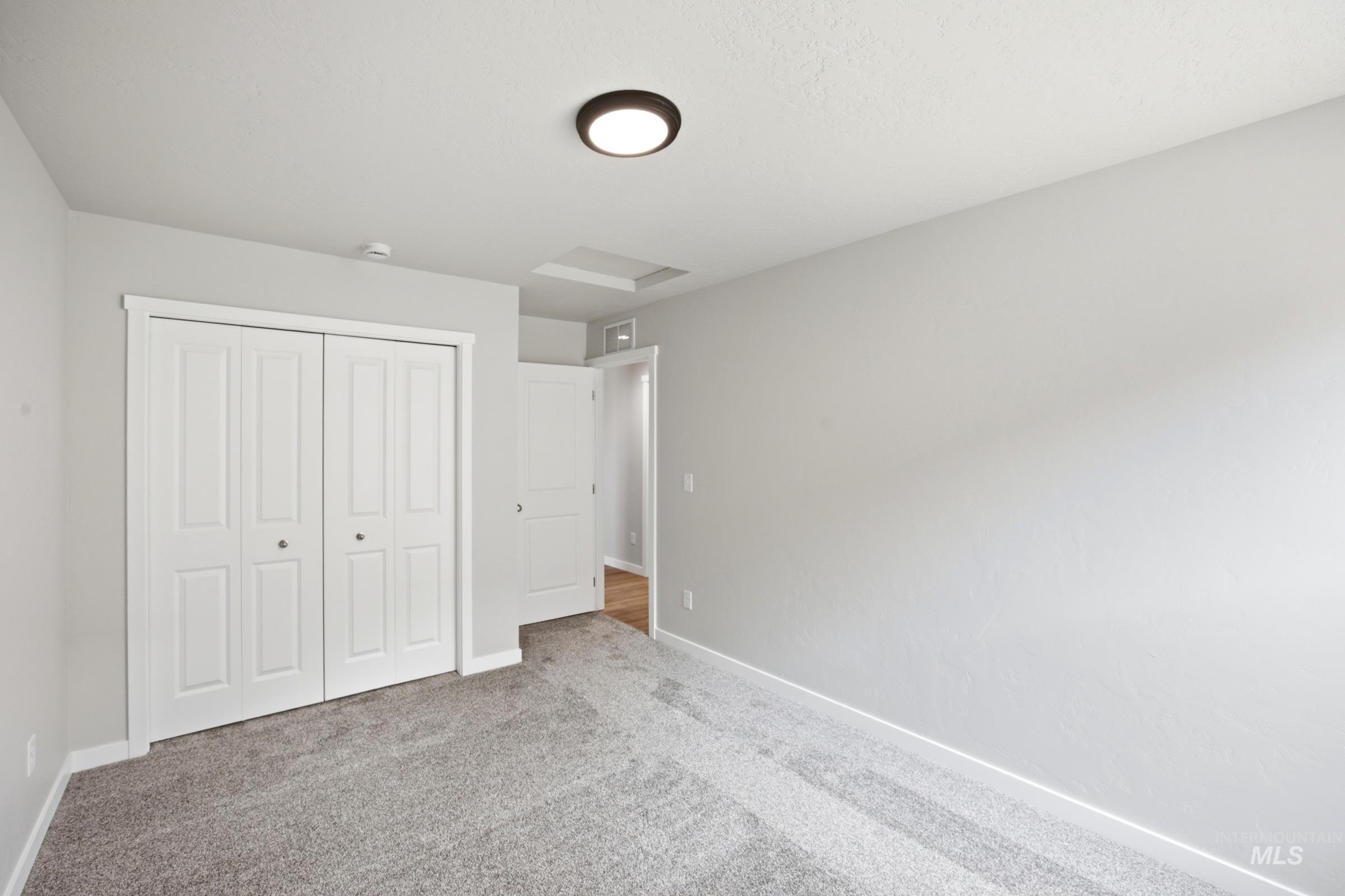 13310 Bank St Property Photo 16
