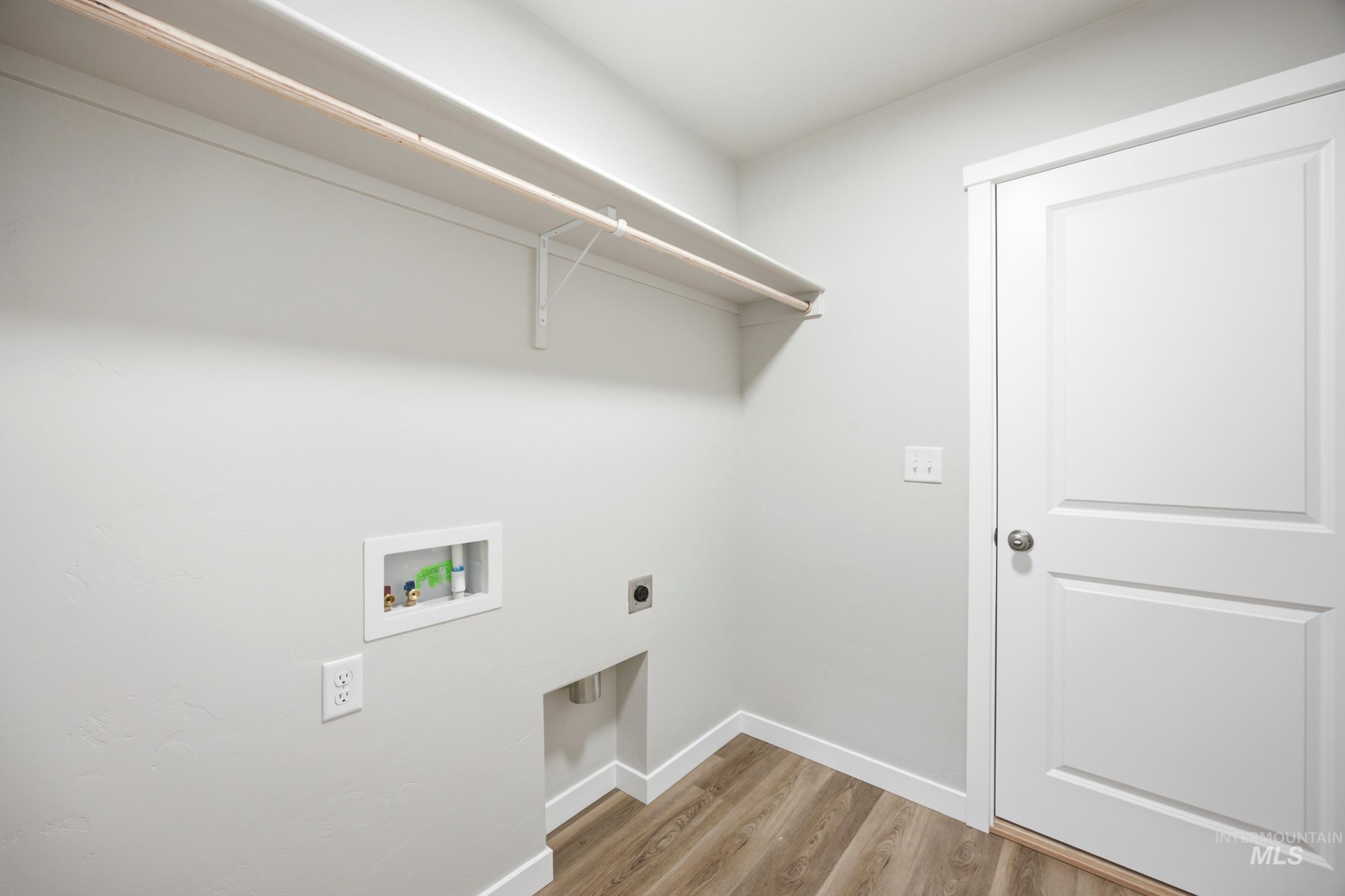 13310 Bank St Property Photo 17