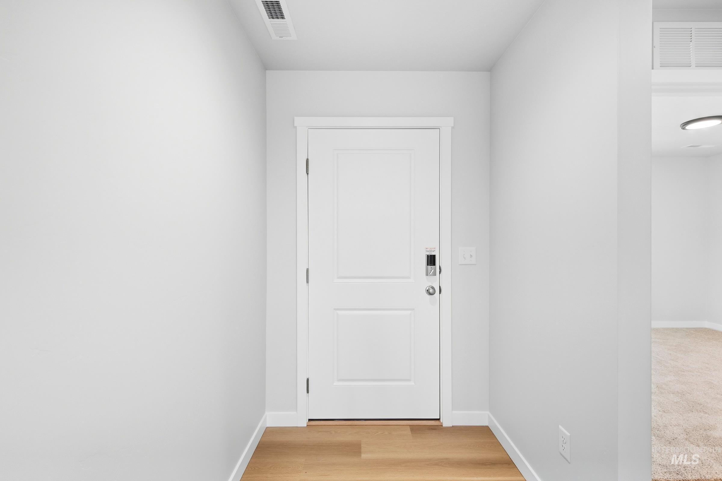 4492 S Amsterdam Ave Property Photo 2