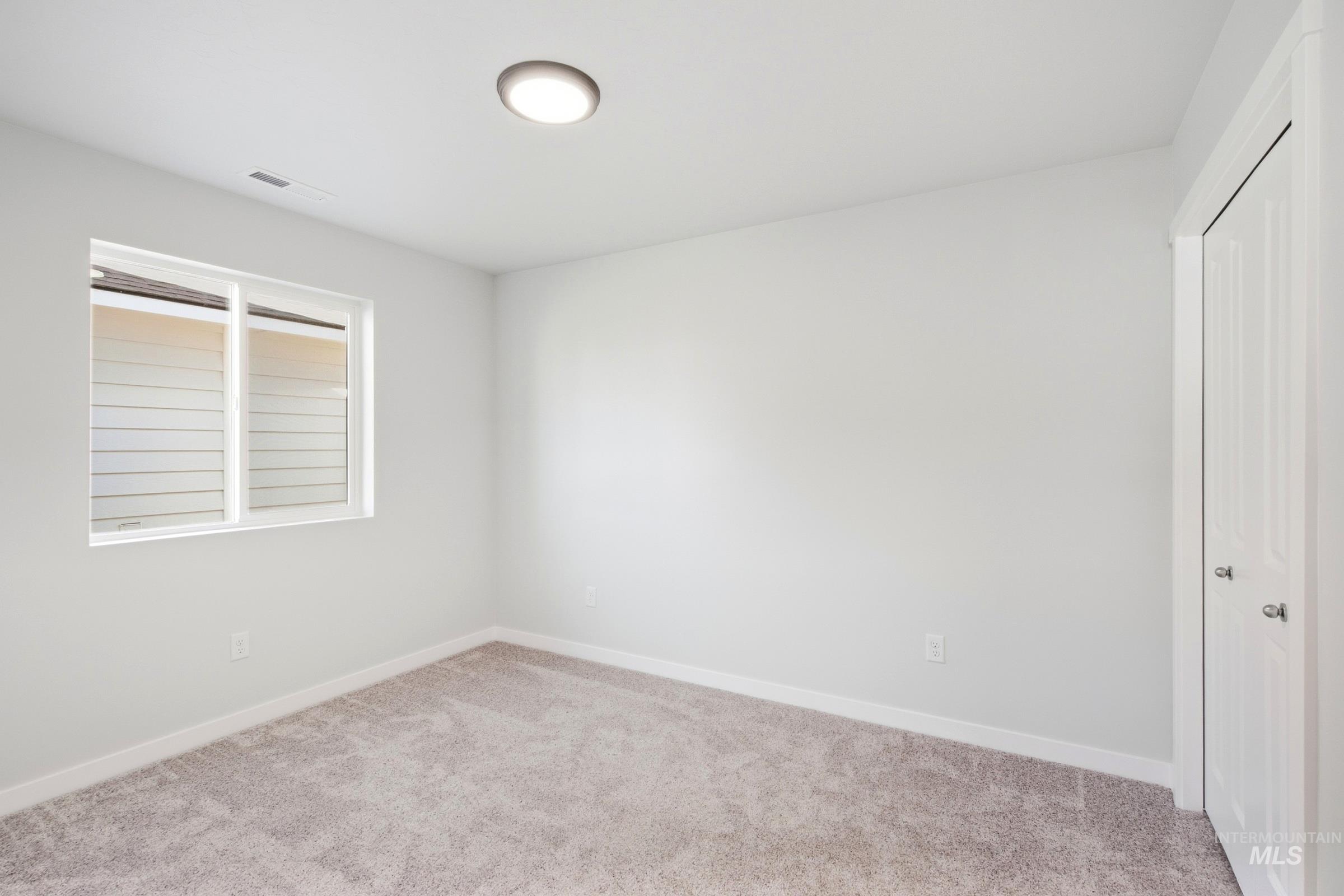 4492 S Amsterdam Ave Property Photo 11