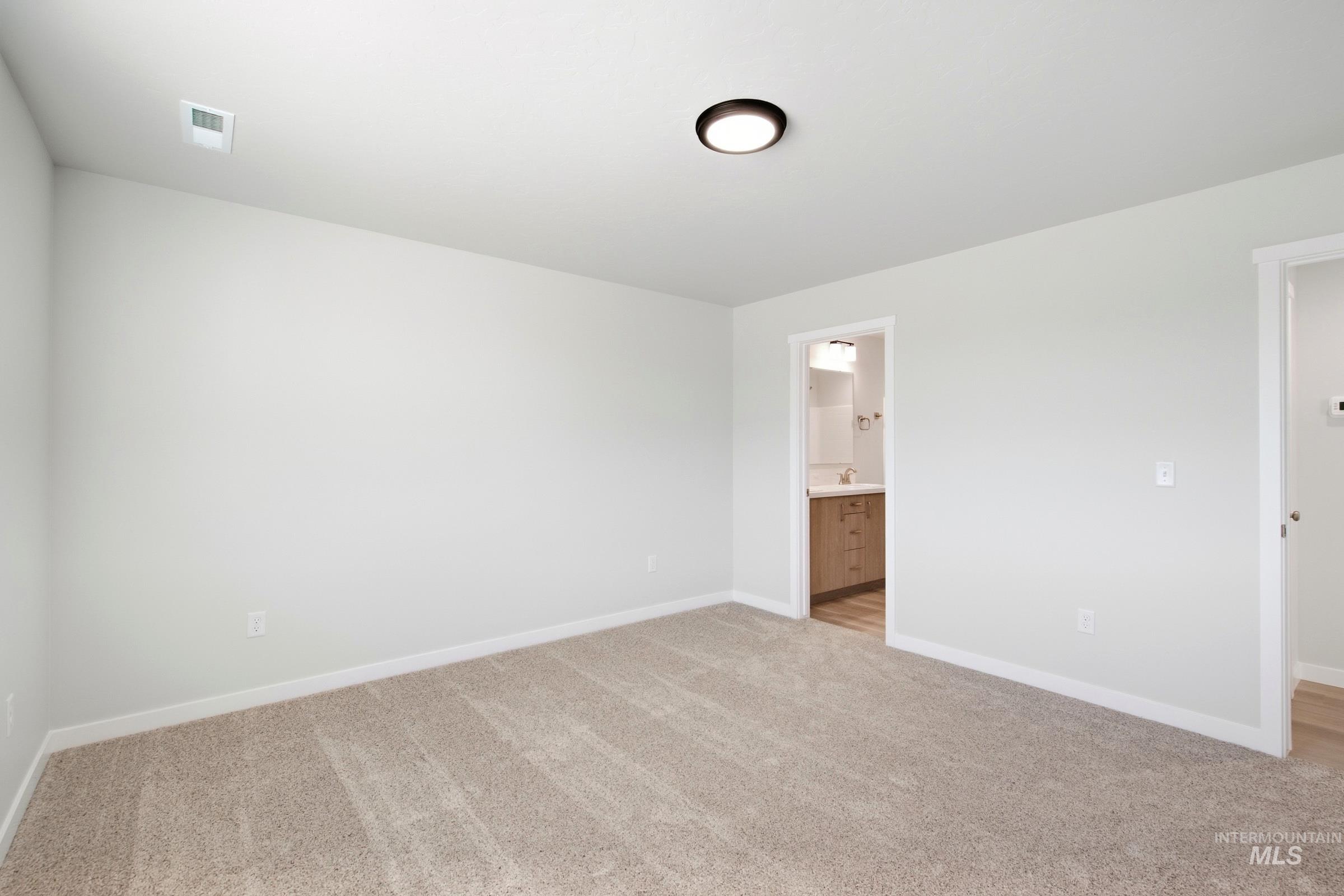 4492 S Amsterdam Ave Property Photo 15