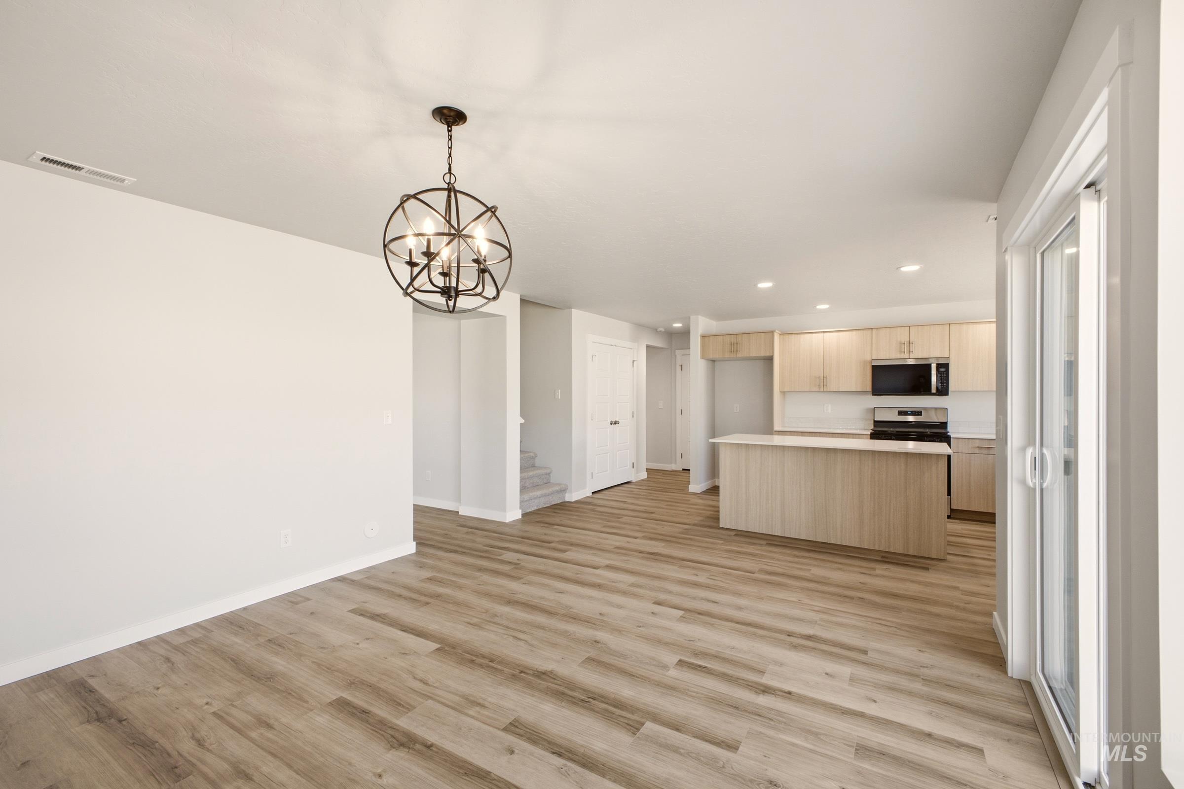 5319 S Edgecomb Way Property Photo 7