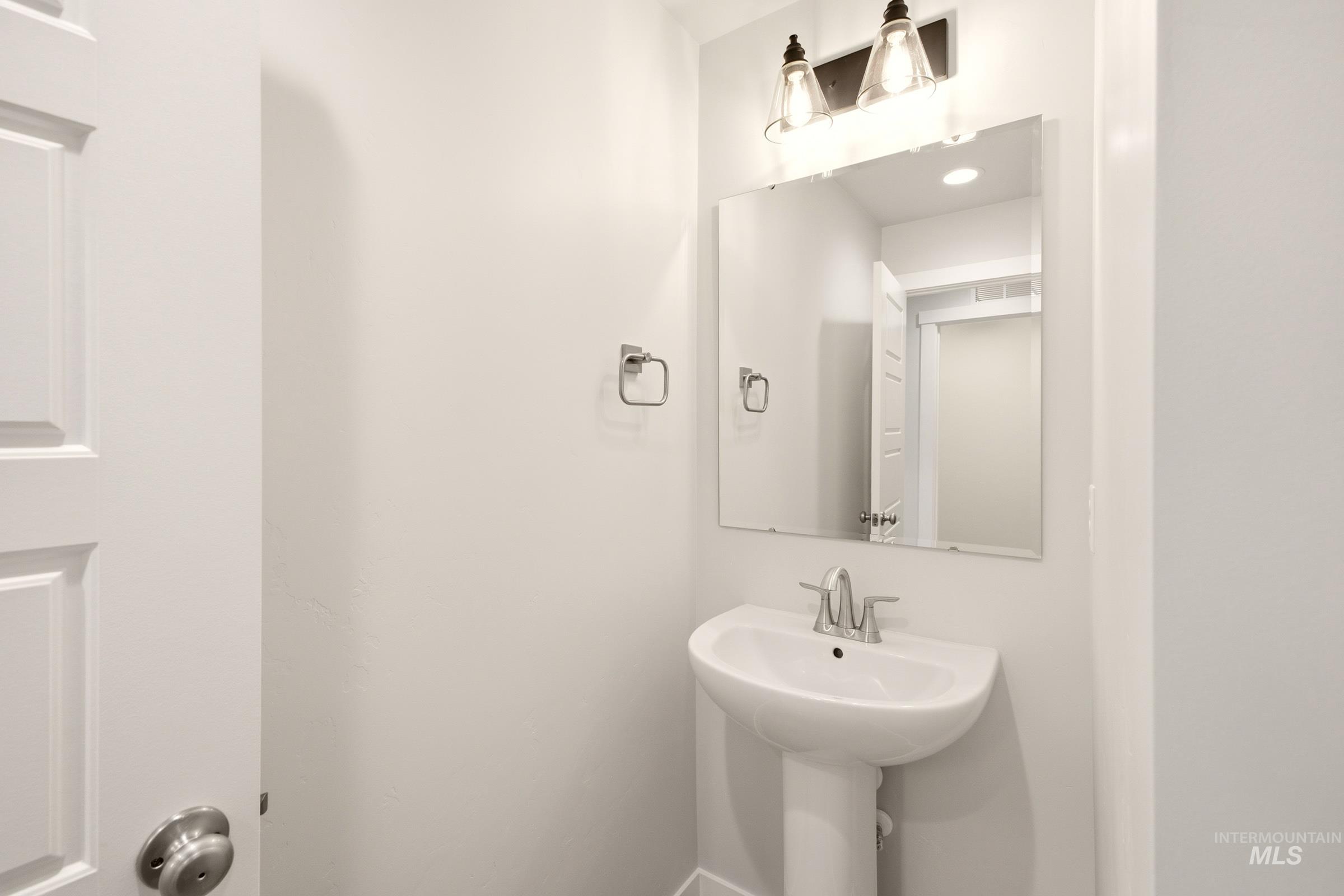 5319 S Edgecomb Way Property Photo 12