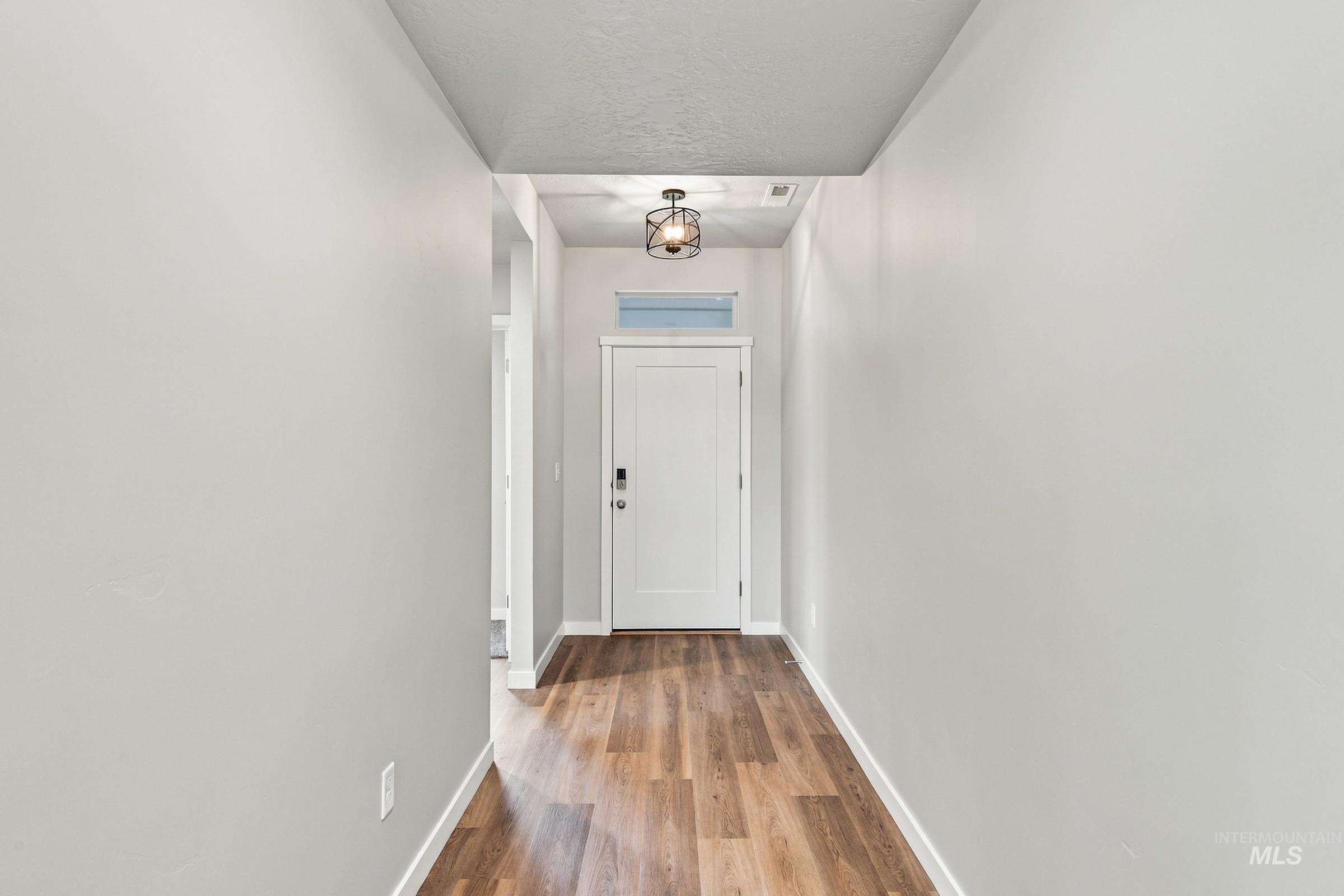 4504 S Amsterdam Ave Property Photo 2