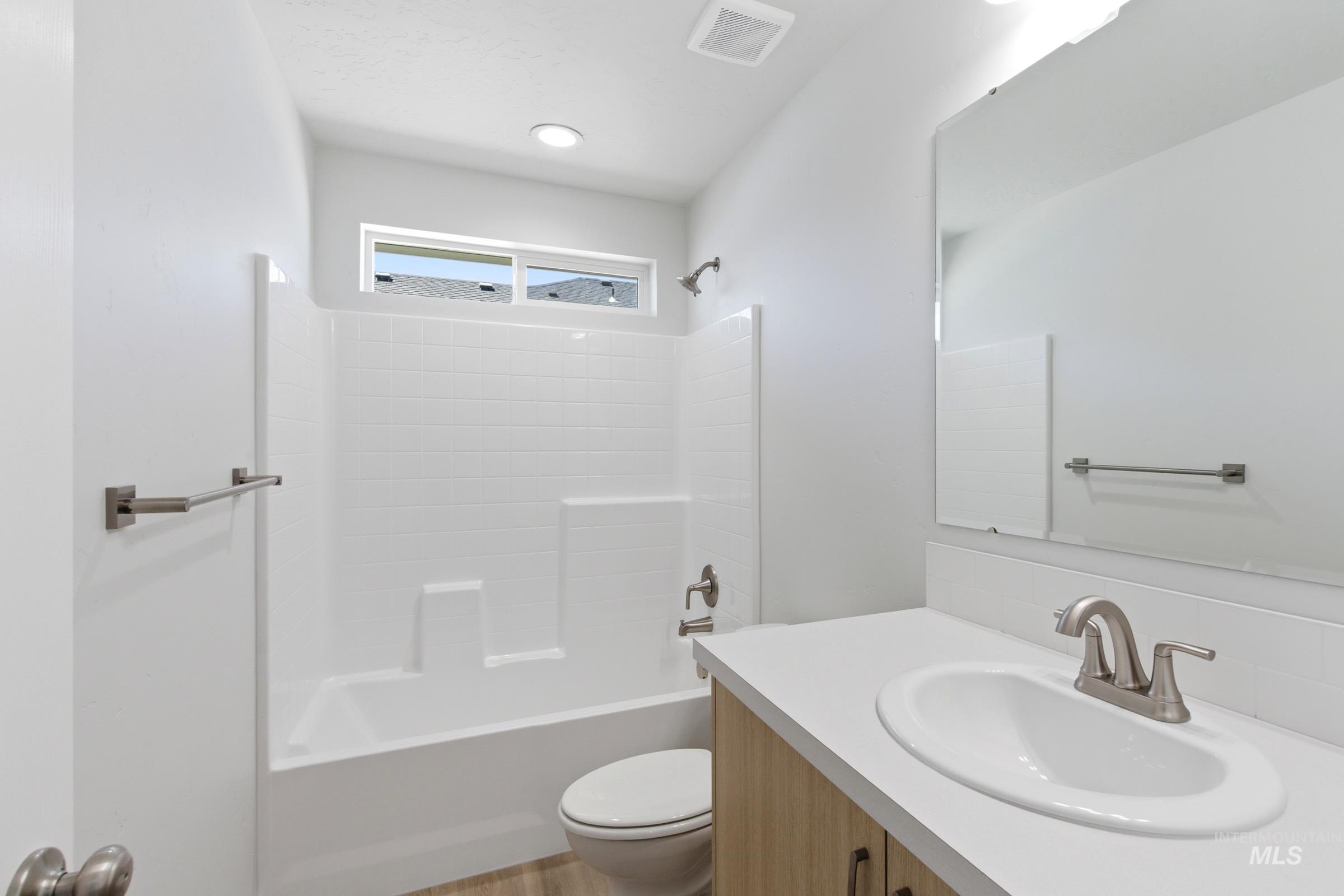 4504 S Amsterdam Ave Property Photo 12