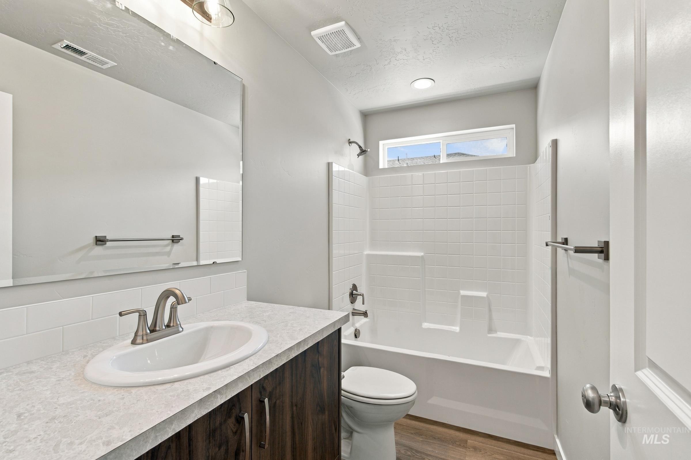 4504 S Amsterdam Ave Property Photo 14