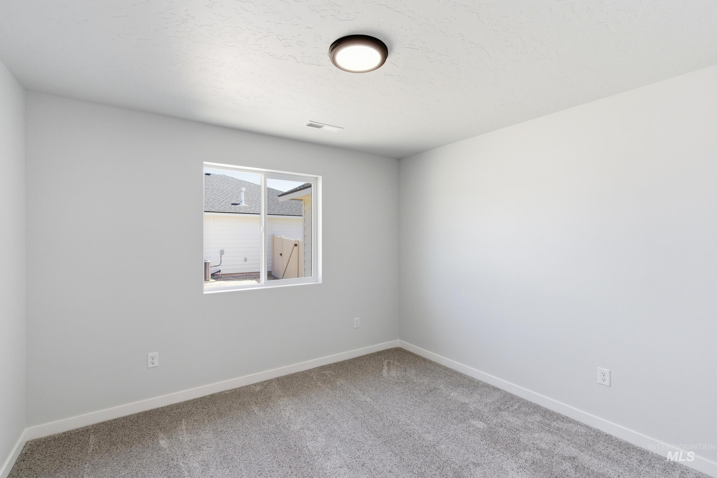 4504 S Amsterdam Ave Property Photo 16