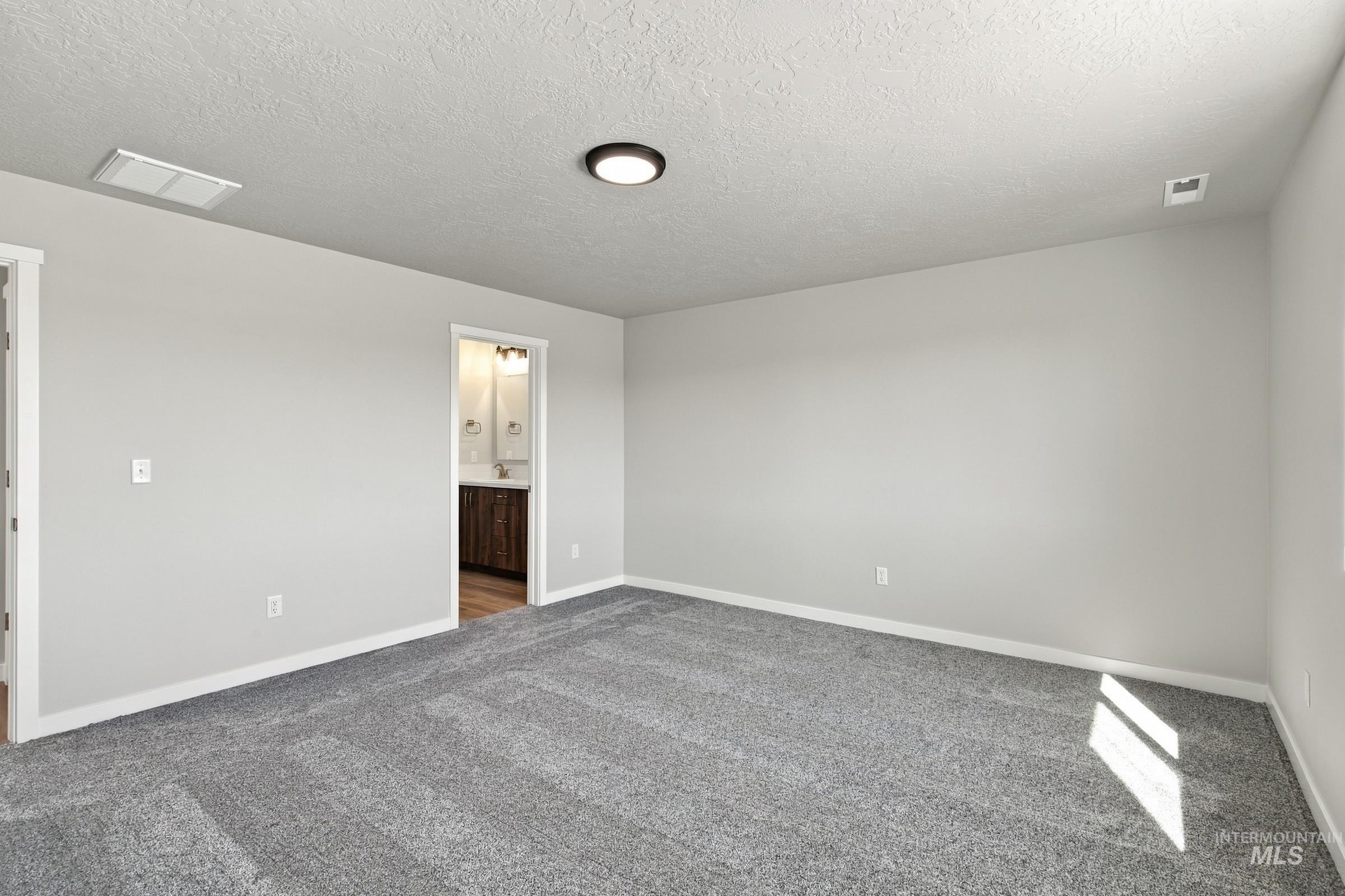 4504 S Amsterdam Ave Property Photo 19