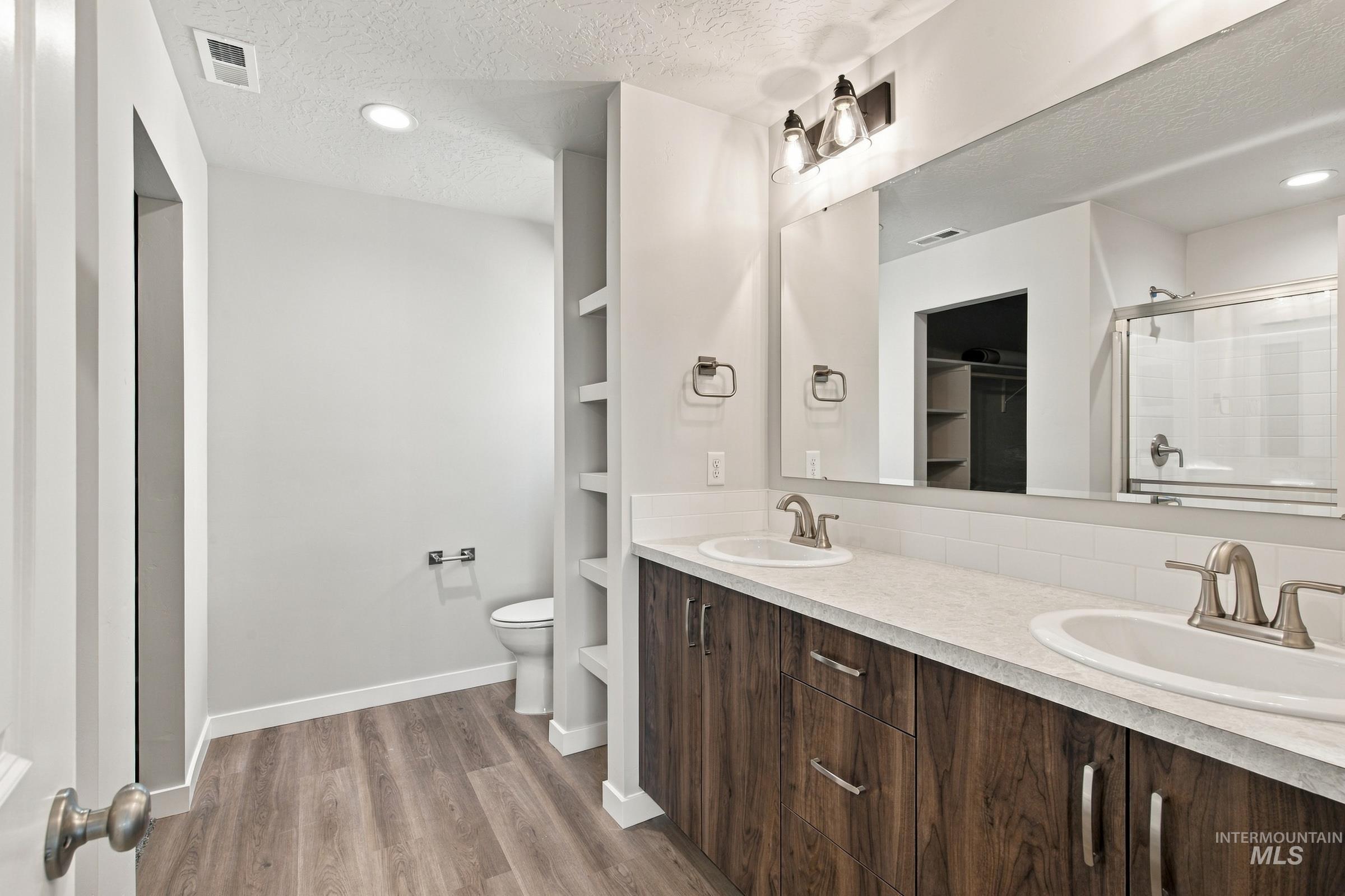4504 S Amsterdam Ave Property Photo 20