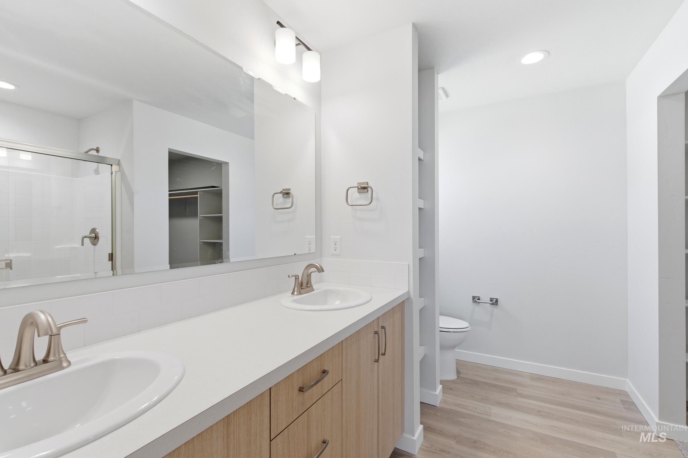 4504 S Amsterdam Ave Property Photo 21