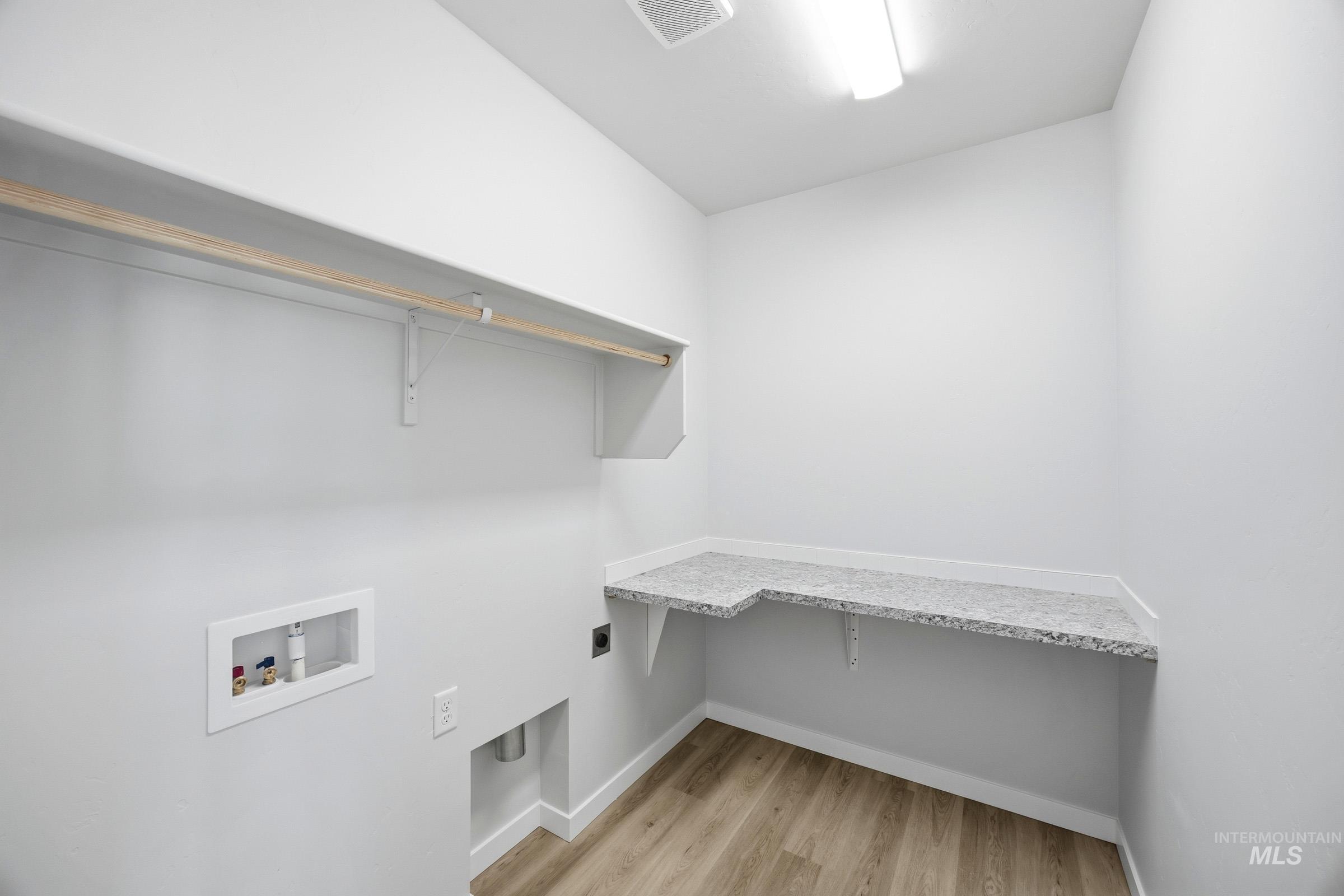 16944 Churn Ave Property Photo 12