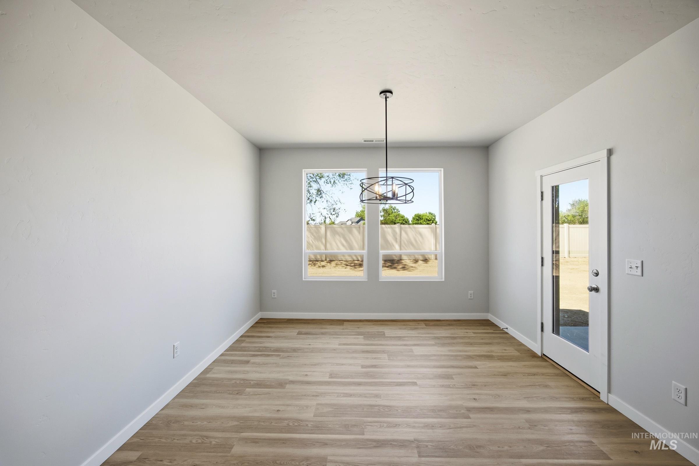16944 Churn Ave Property Photo 14